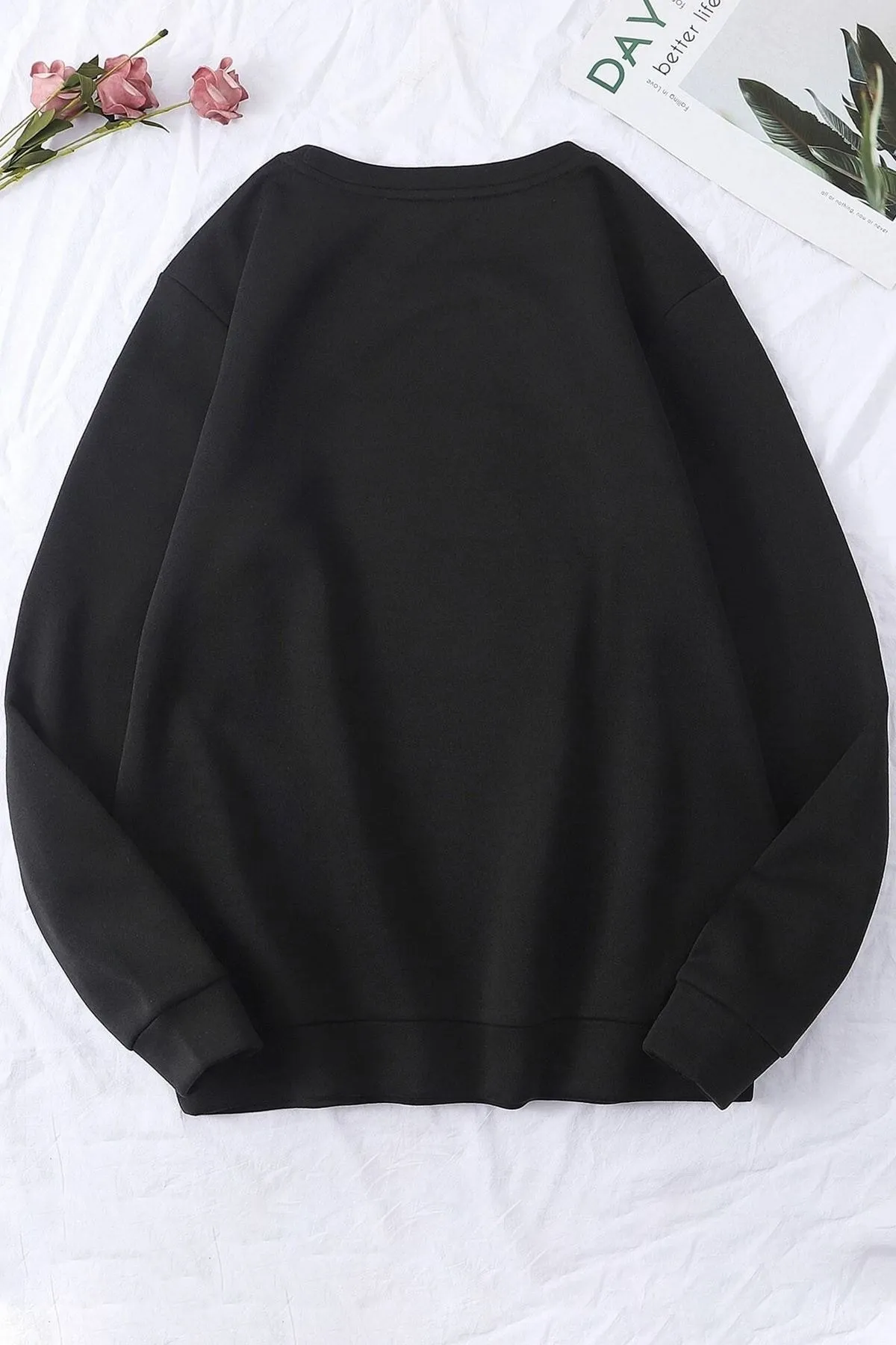 uyguntarz  Unisex-Sweatshirt „Astronaut Rides“ mit Rundhalsausschnitt, bedruckt
