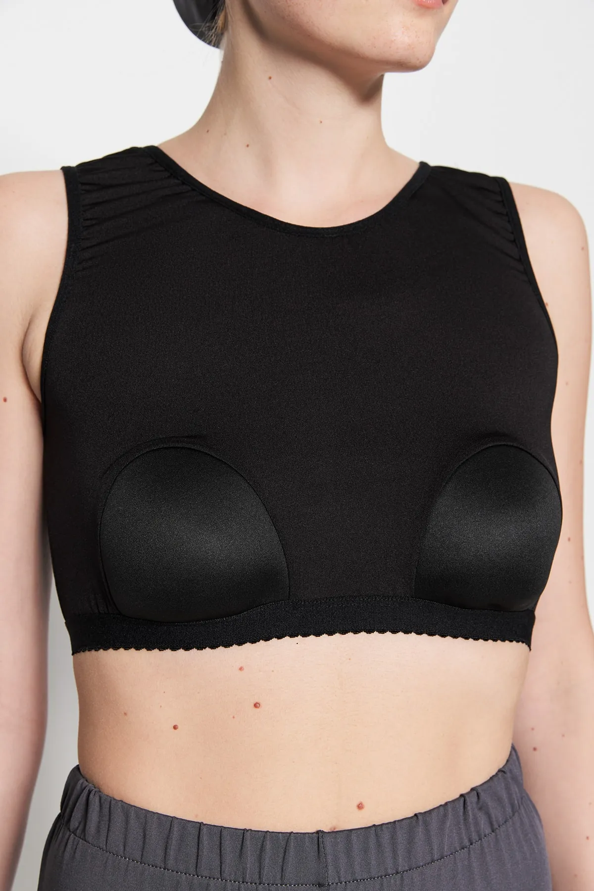 Trendyol Modest  Anthrazitfarbenes, detailliertes, vollständig überzogenes, gestricktes Lycra-Badeanzugset mit Rüschen und 4-teiligem Set TCTSS23CF00012