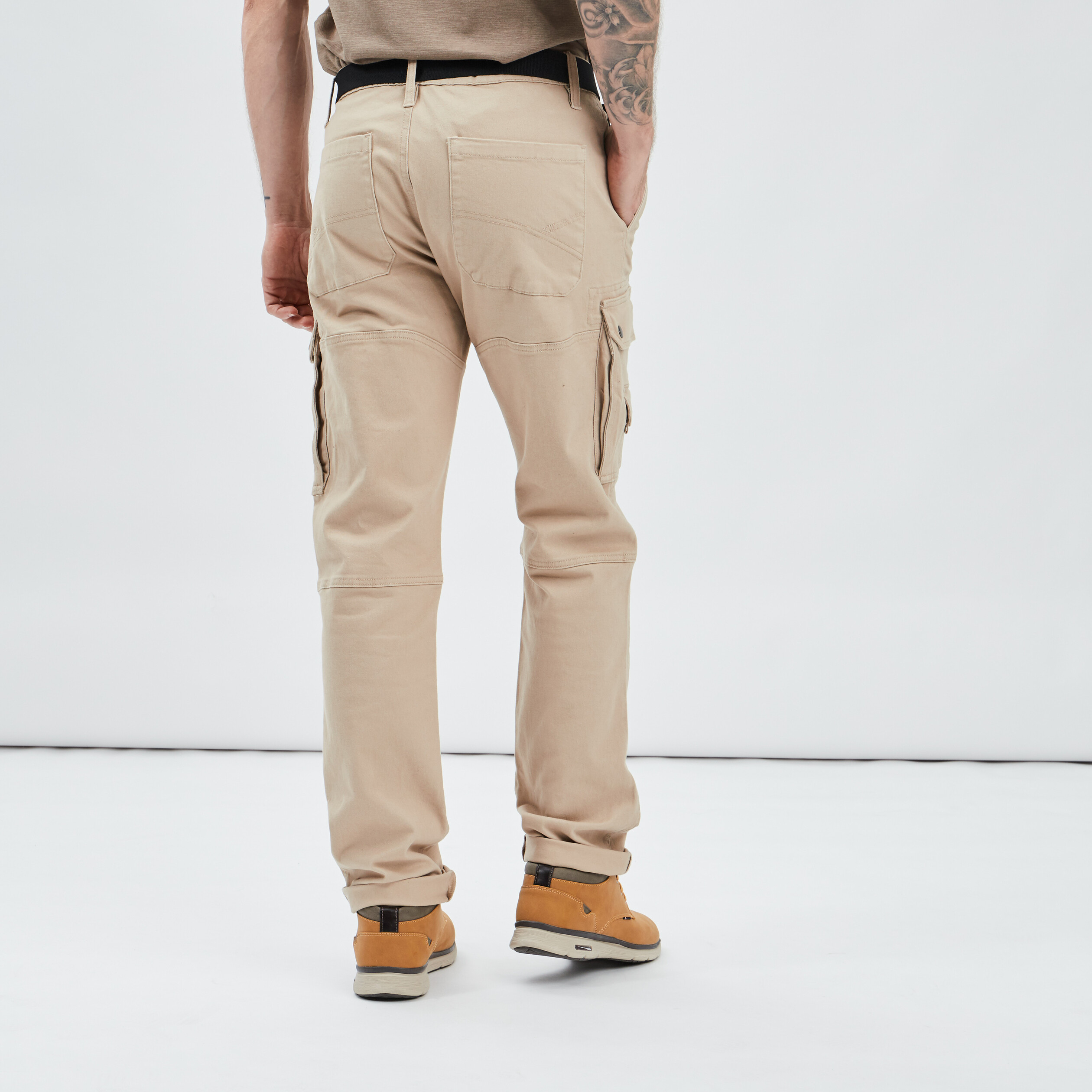 Pantalon cargo regular ceinturé sable homme | La Halle