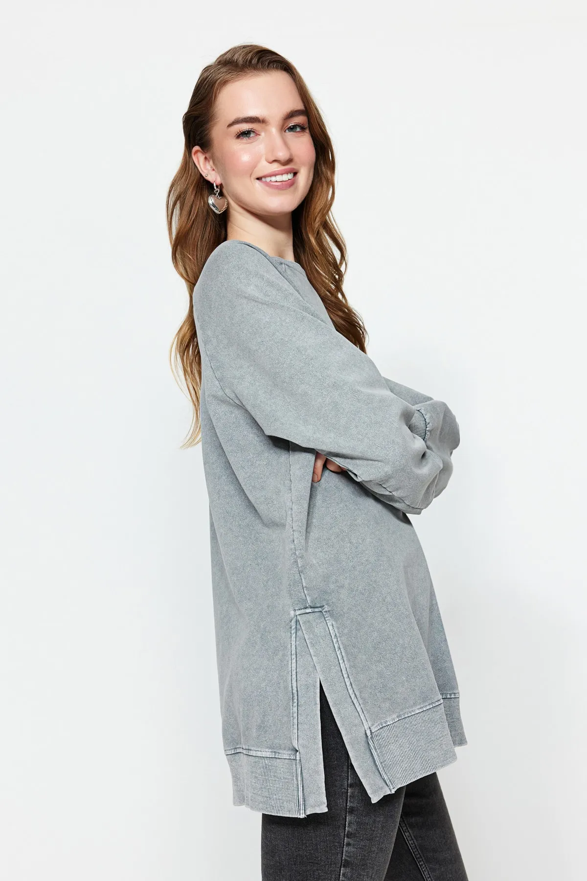 Trendyol Modest  Grau gewaschenes Strick-Sweatshirt TCTSS23TW00062