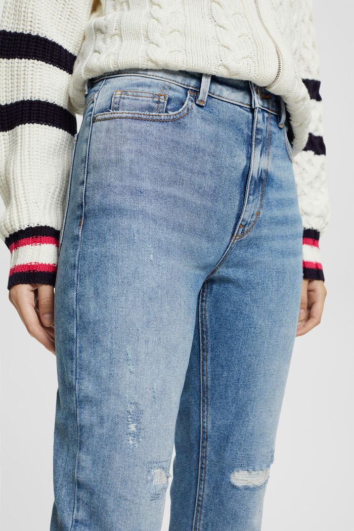 Destroyed-Jeans im Mom-Fit