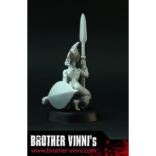African Tribal Female Warrior kneeling (28mm)