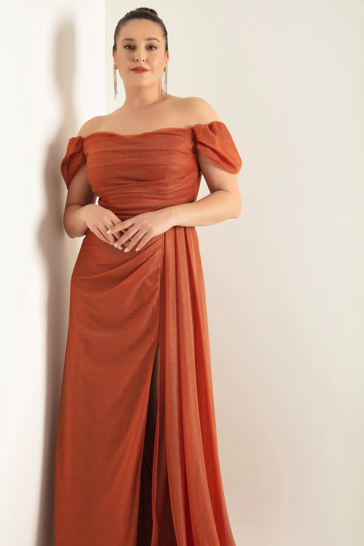 Lafaba  Damen-Abendkleid mit U-Boot-Ausschnitt in Backstein-Stein, drapiert, Schlitz, langes Glitzer-Abendkleid