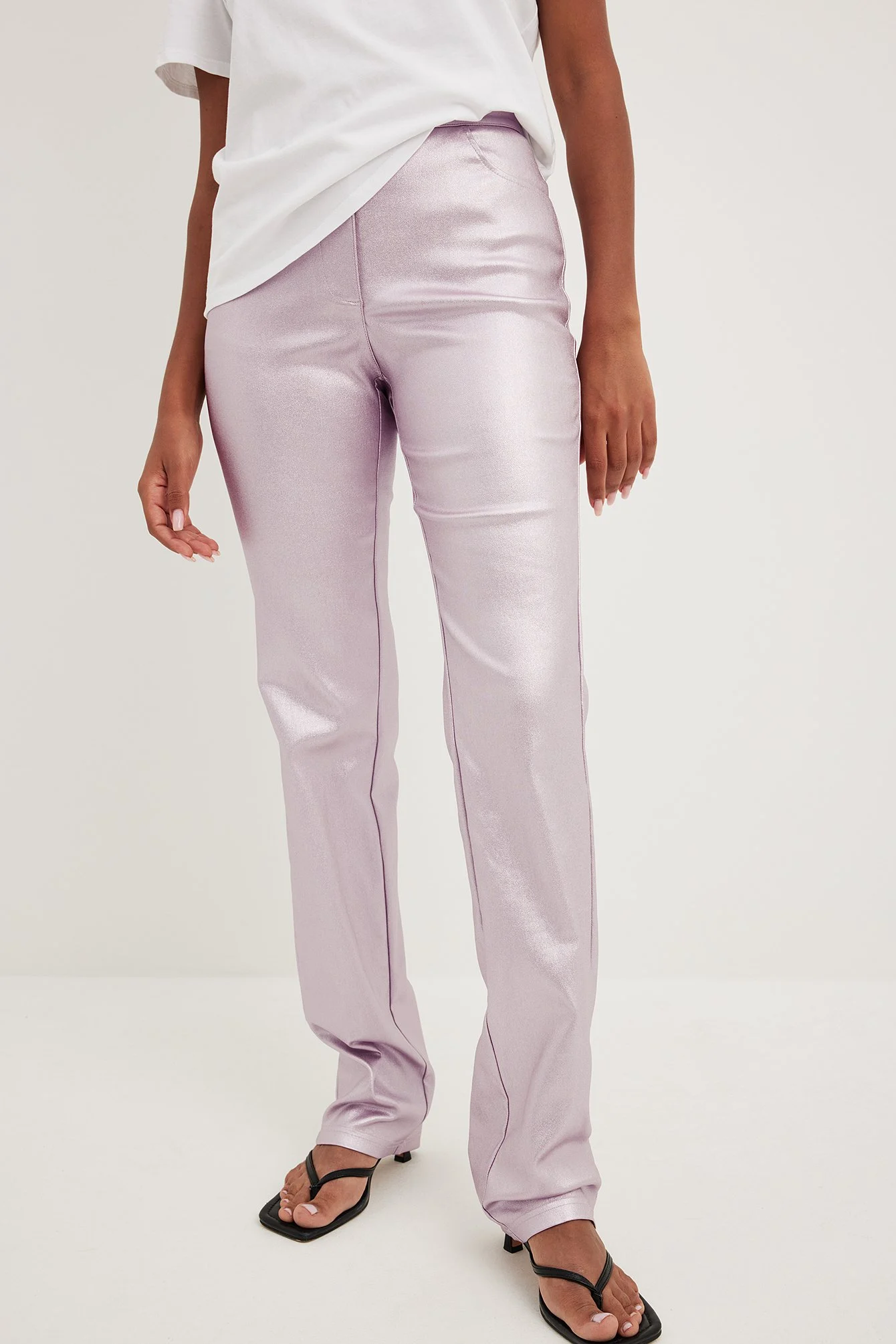 Glänzende Hose mit mittlerer Taille