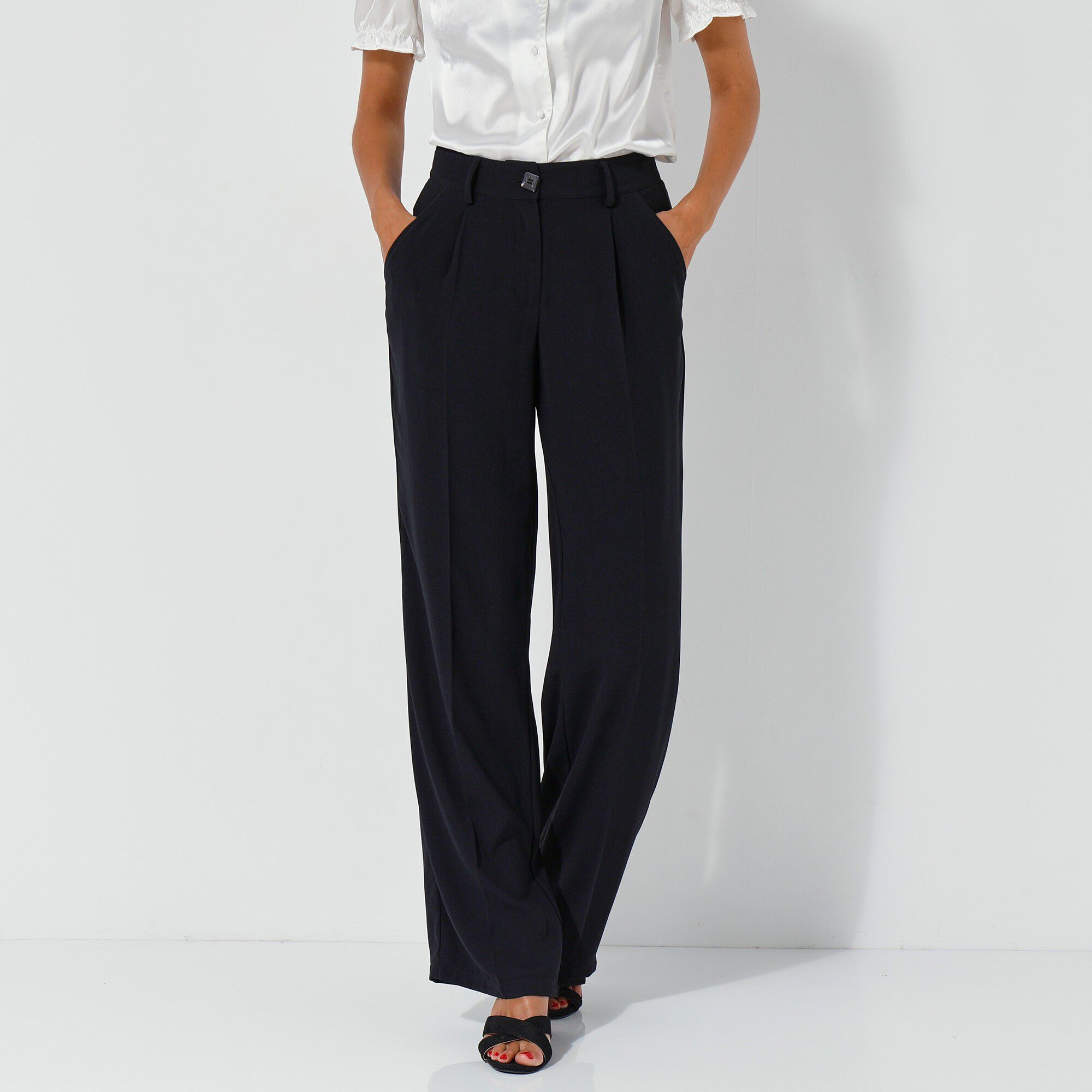 Pantalon droit large, crêpe