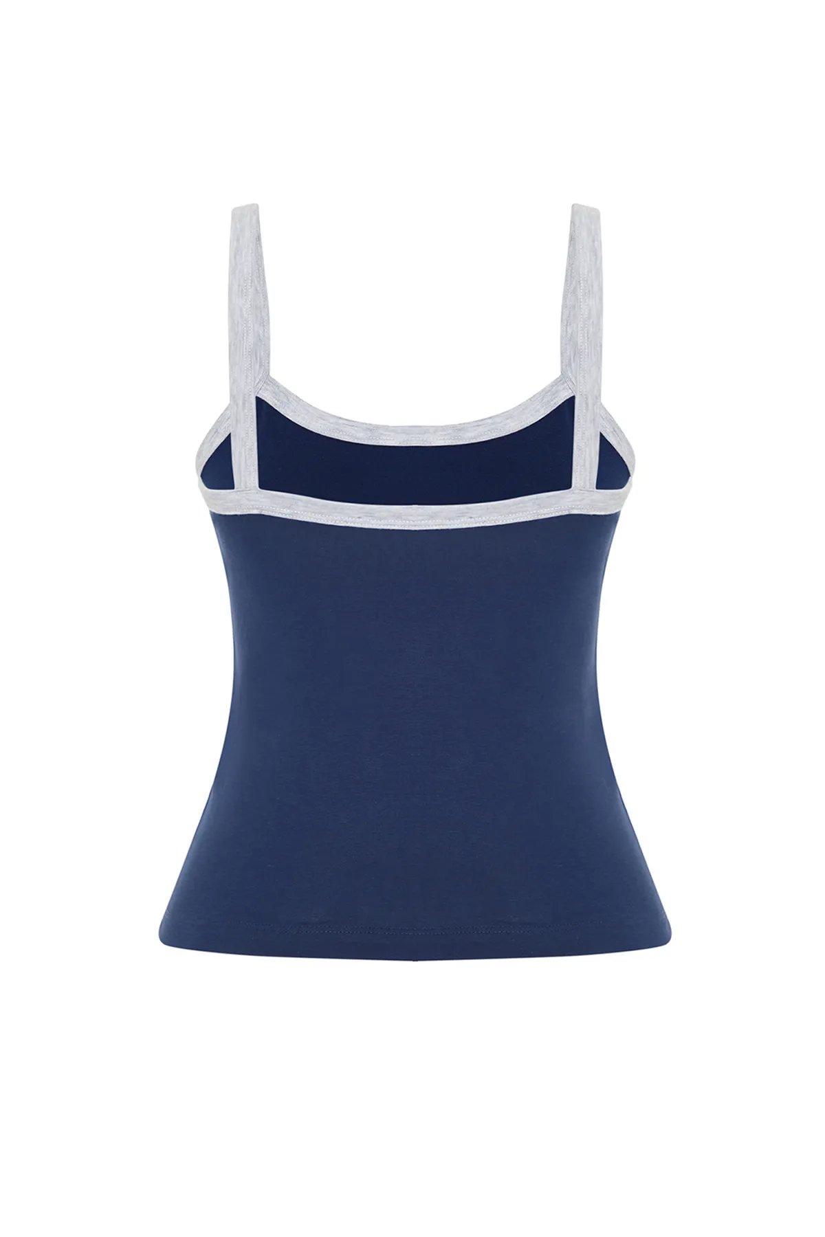 Trendyol Collection  Blaues, figurbetontes Strick-Unterhemd mit quadratischem Ausschnitt und Blockfarben TWOSS24AL00038