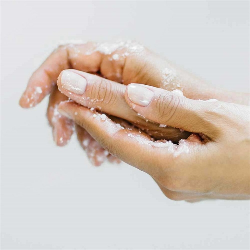 I WANT YOU NAKED Balance Rose & Huile de millepertuis Gommage pour le corps