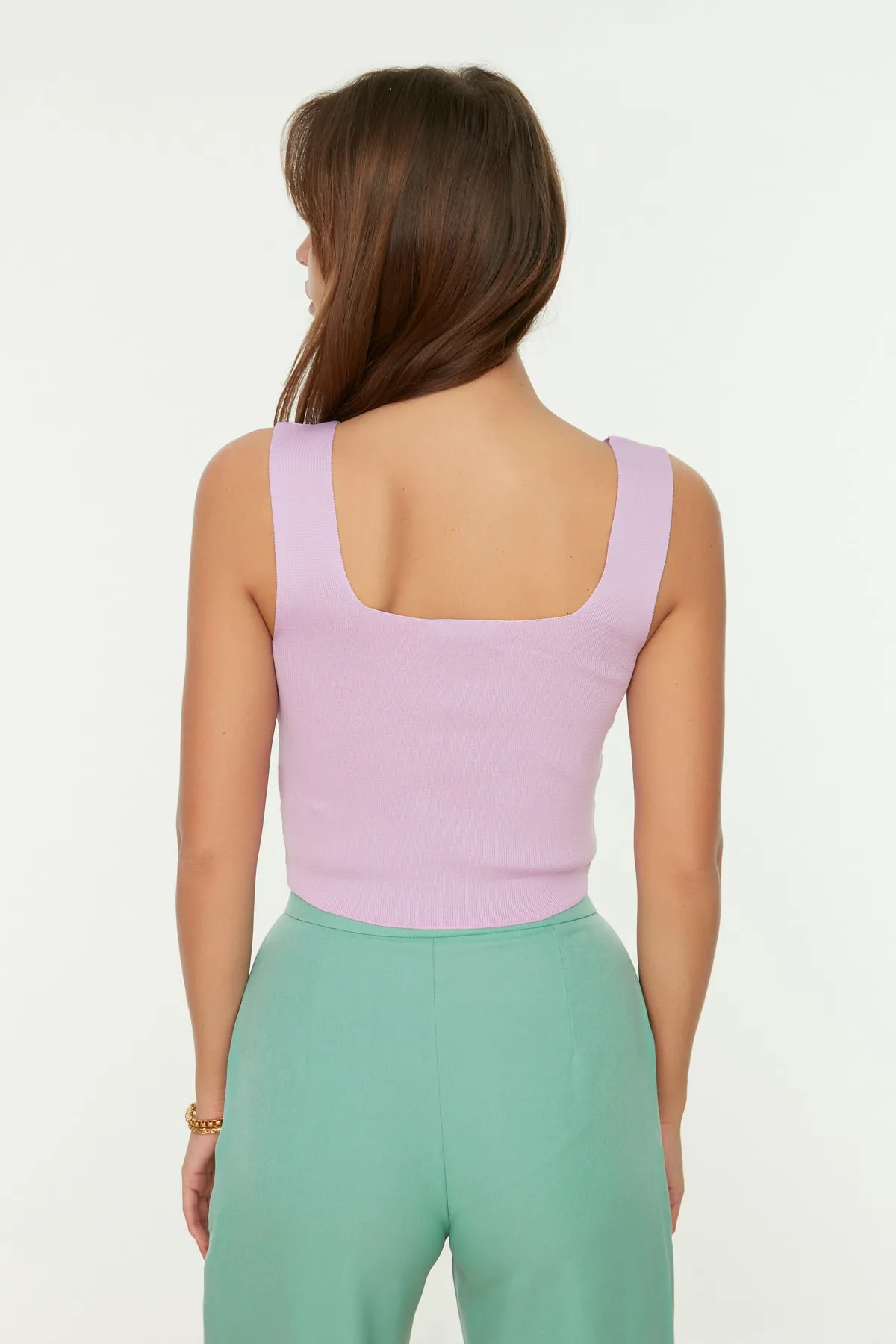 Trendyol Collection  Lilafarbene Crop-Bluse mit dicken Trägern