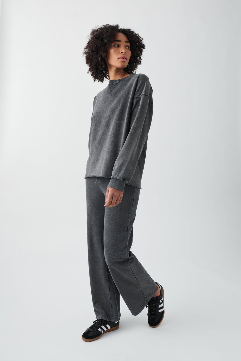 Slim low waist sweatpants