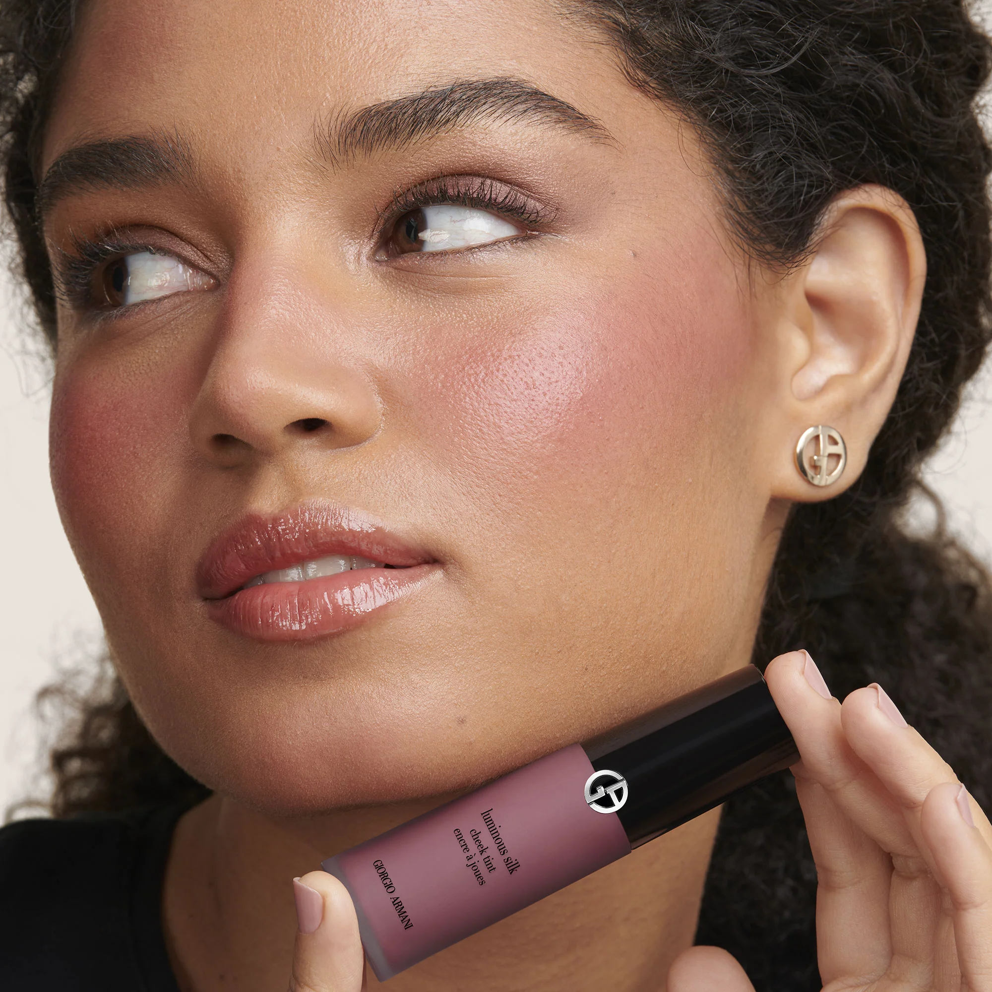 Svieži hodvábny tieň na líčka Face Luminous Silk - krémová lícenka