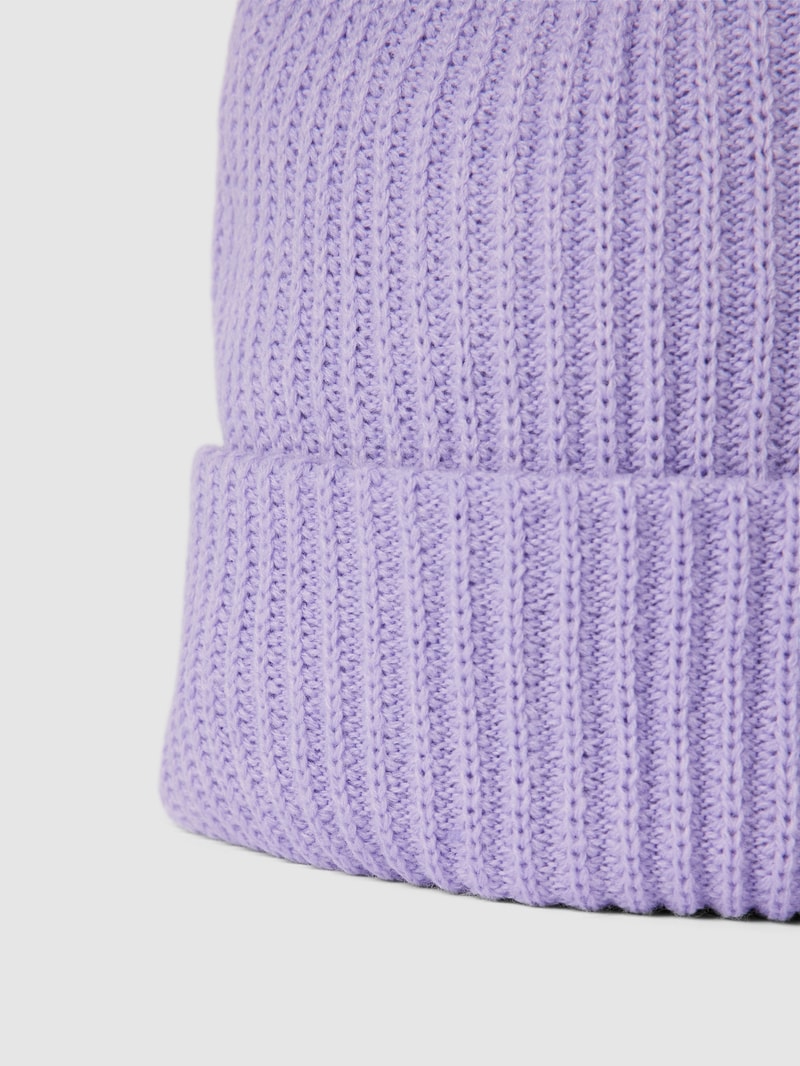 Strickmütze mit breitem Umschlag Modell 'HEXO' in flieder