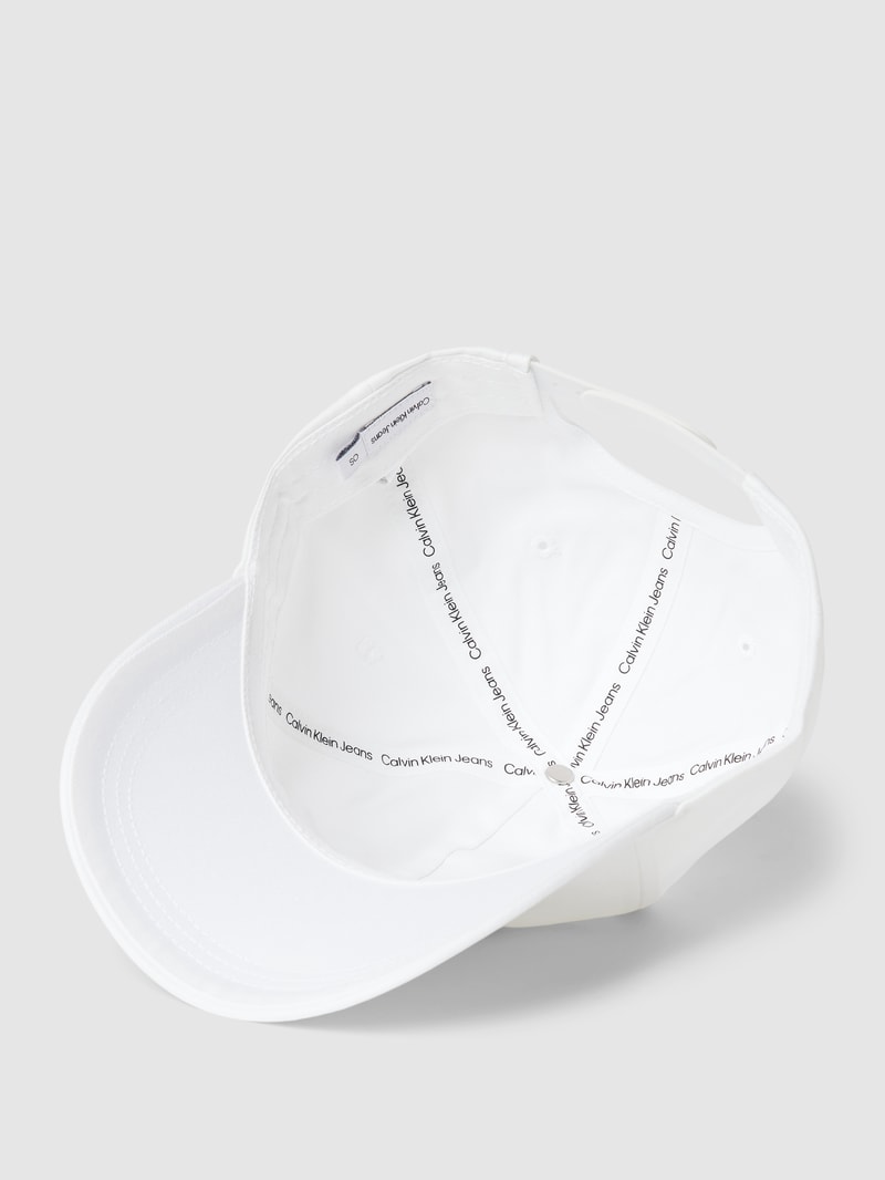 Basecap mit Label-Stitching in weiss