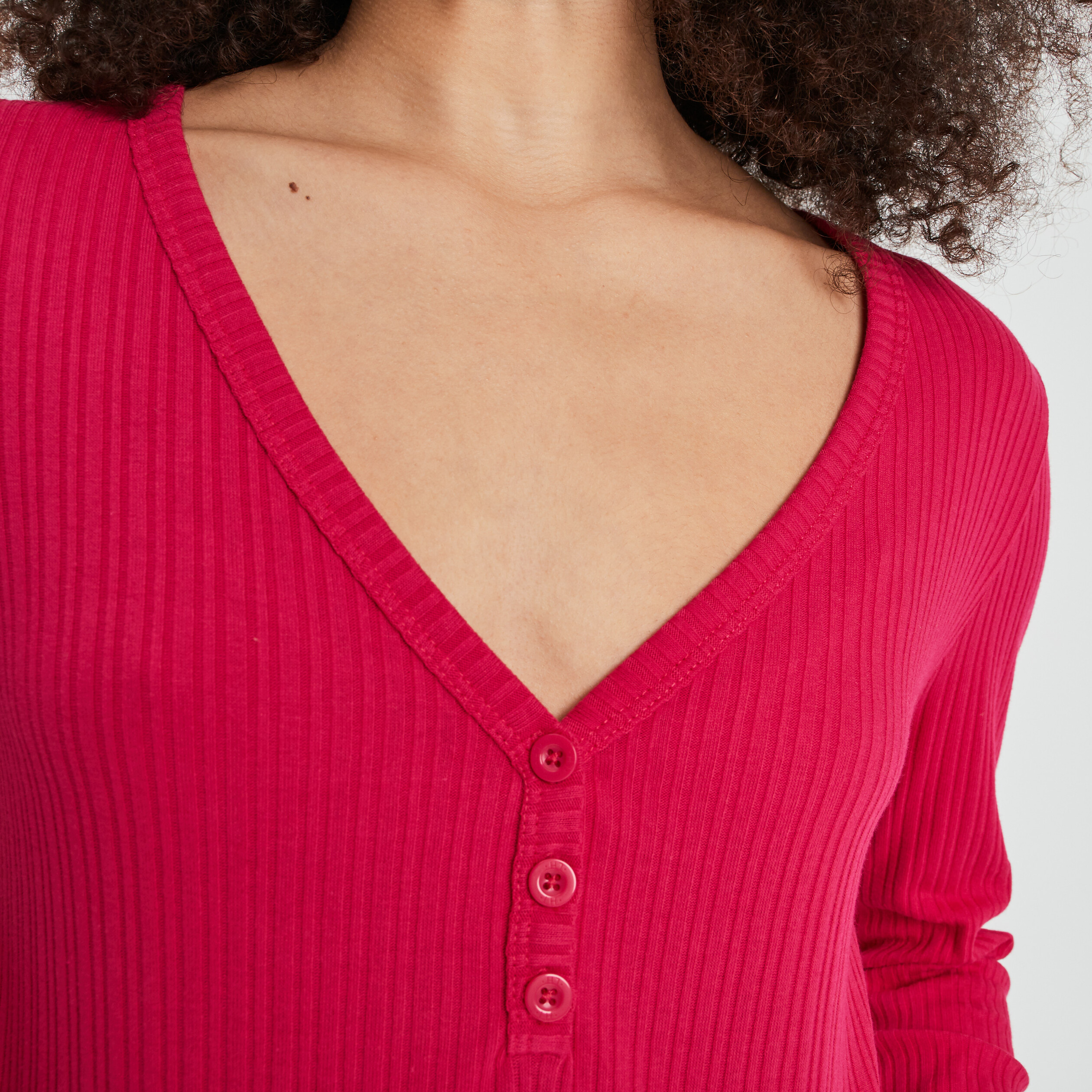 T-shirt côtelé avec col en V rose vif femme | La Halle