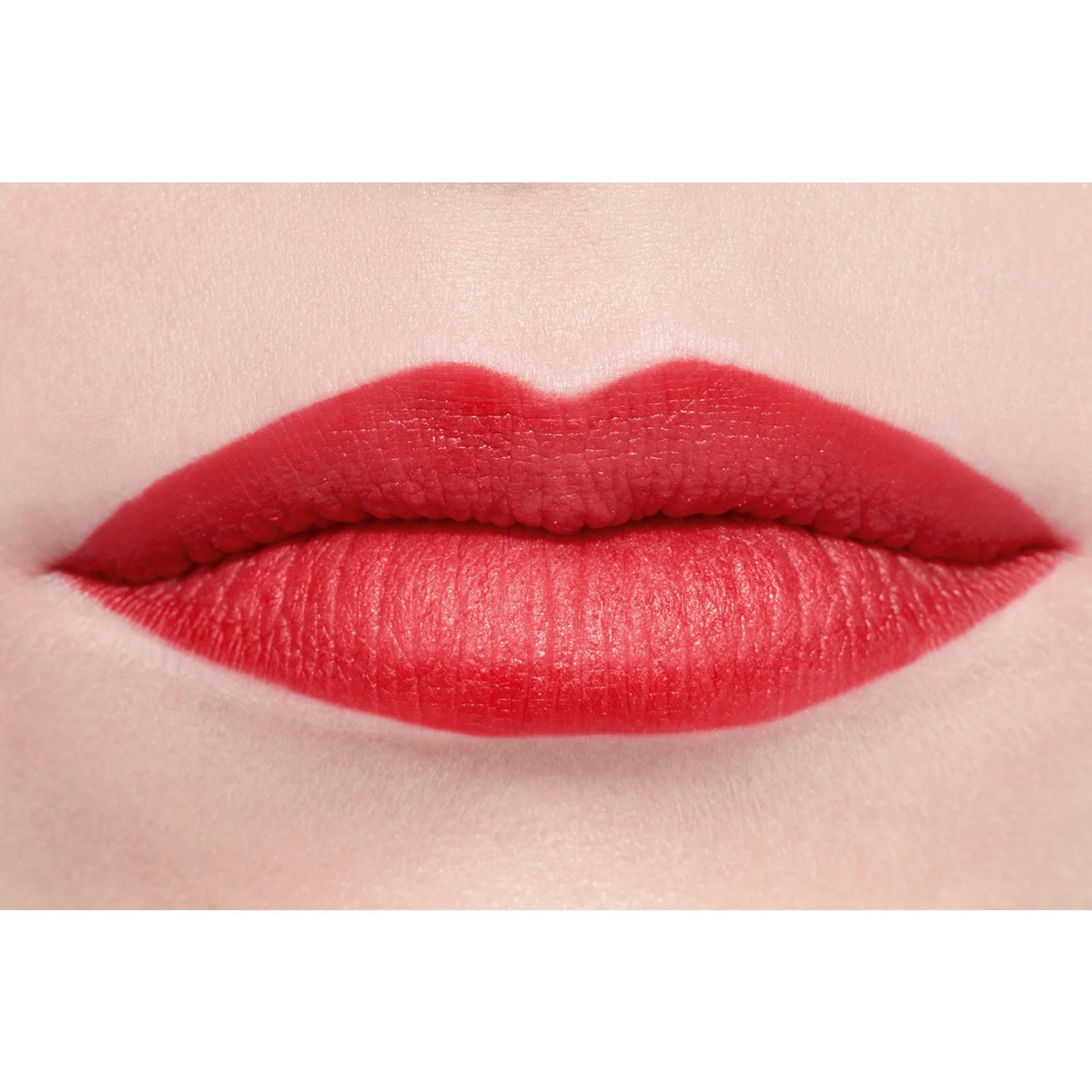 ROUGE ALLURE VELVET - EL LABIAL LUMINOSO Y TERCIOPELOSO
