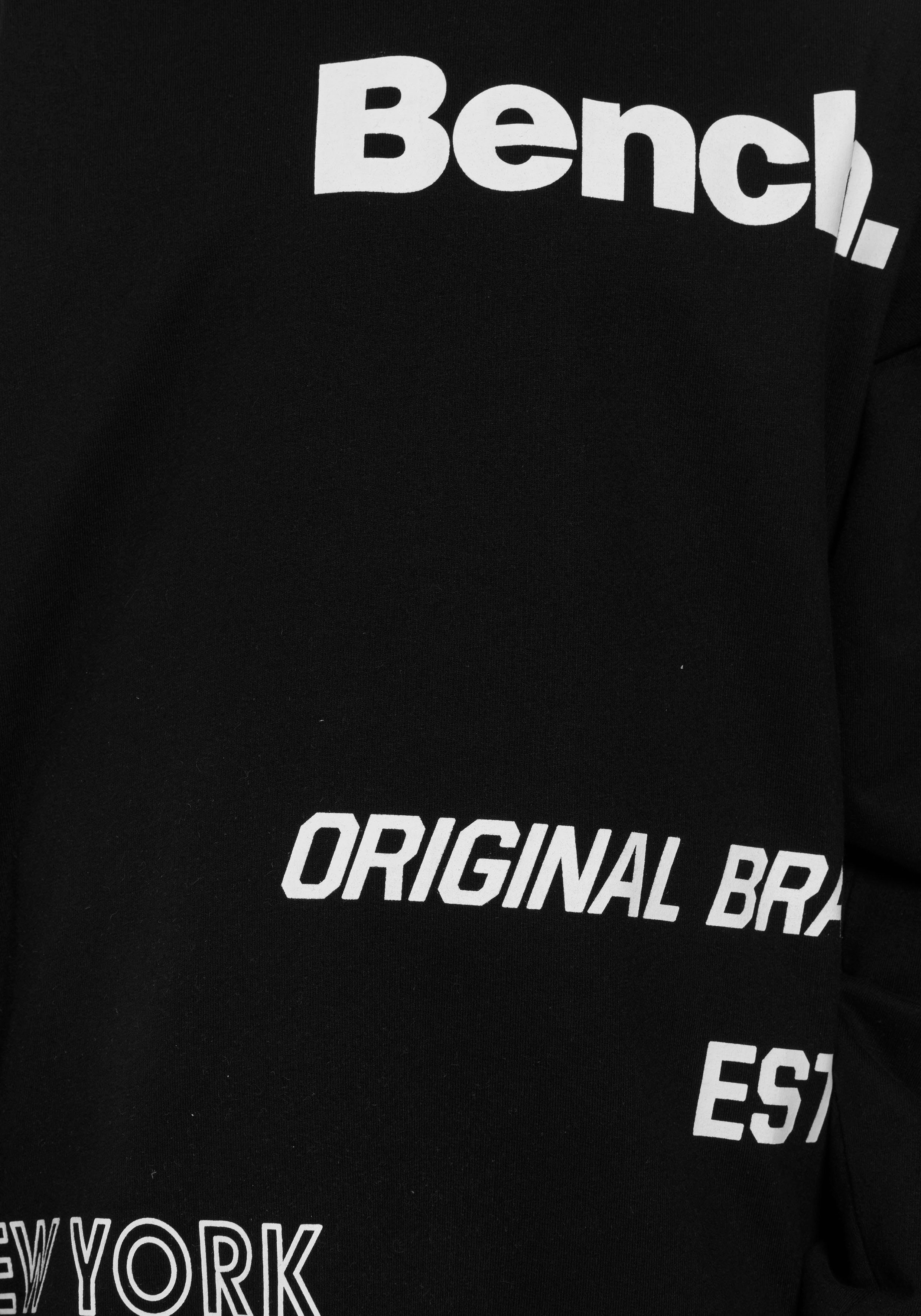 Bench. Kapuzensweatshirt in Boyfriendform