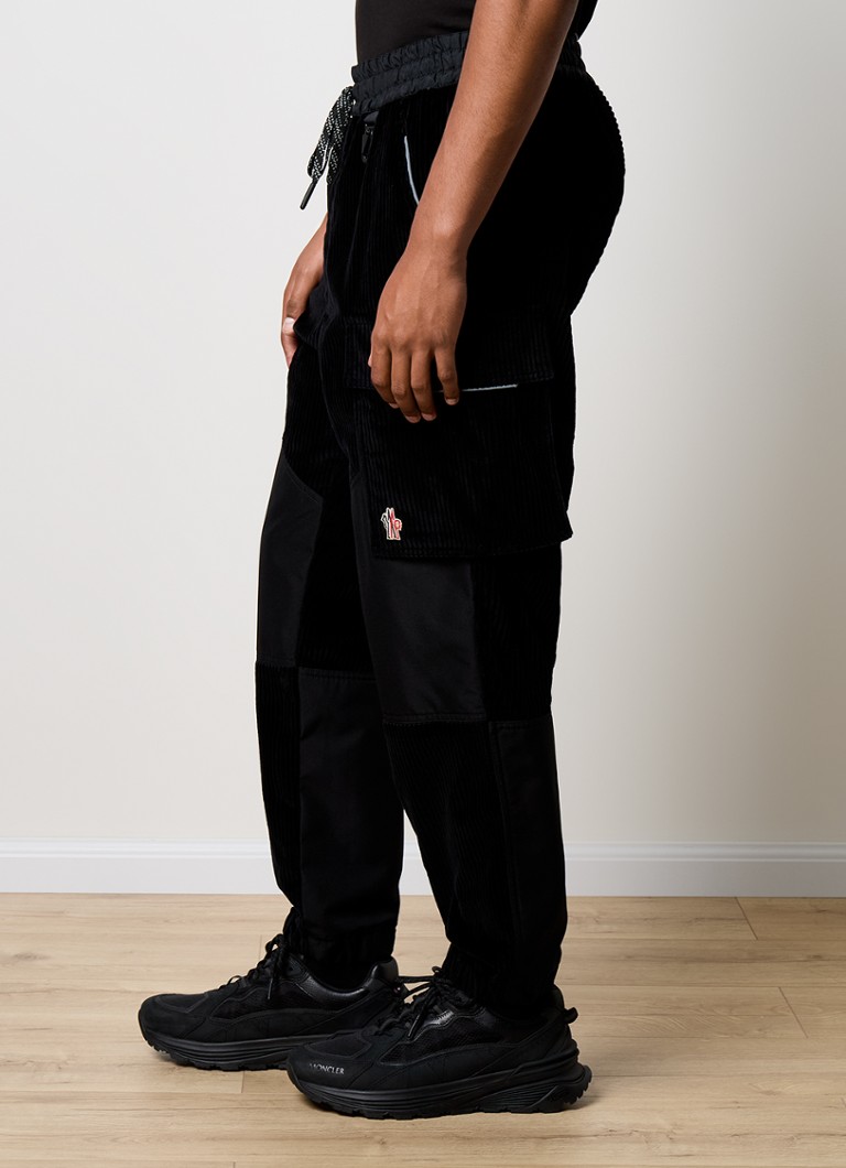 Pantaloni cargo Moncler Slim Fit cu logo brodat