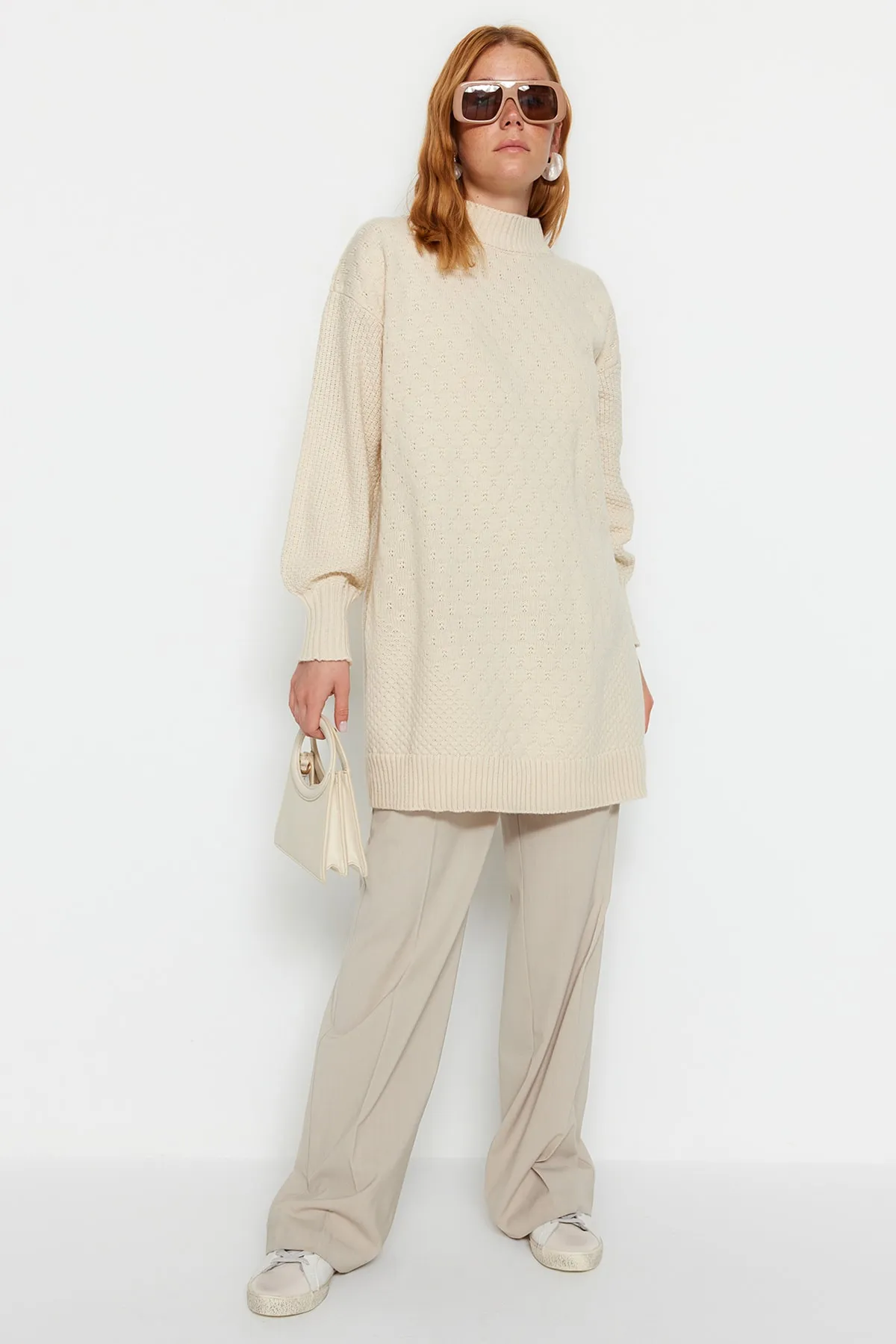 Trendyol Modest  Steinfarbener Strickpullover mit hohem Kragen und Wabenmuster TCTAW24AK00020