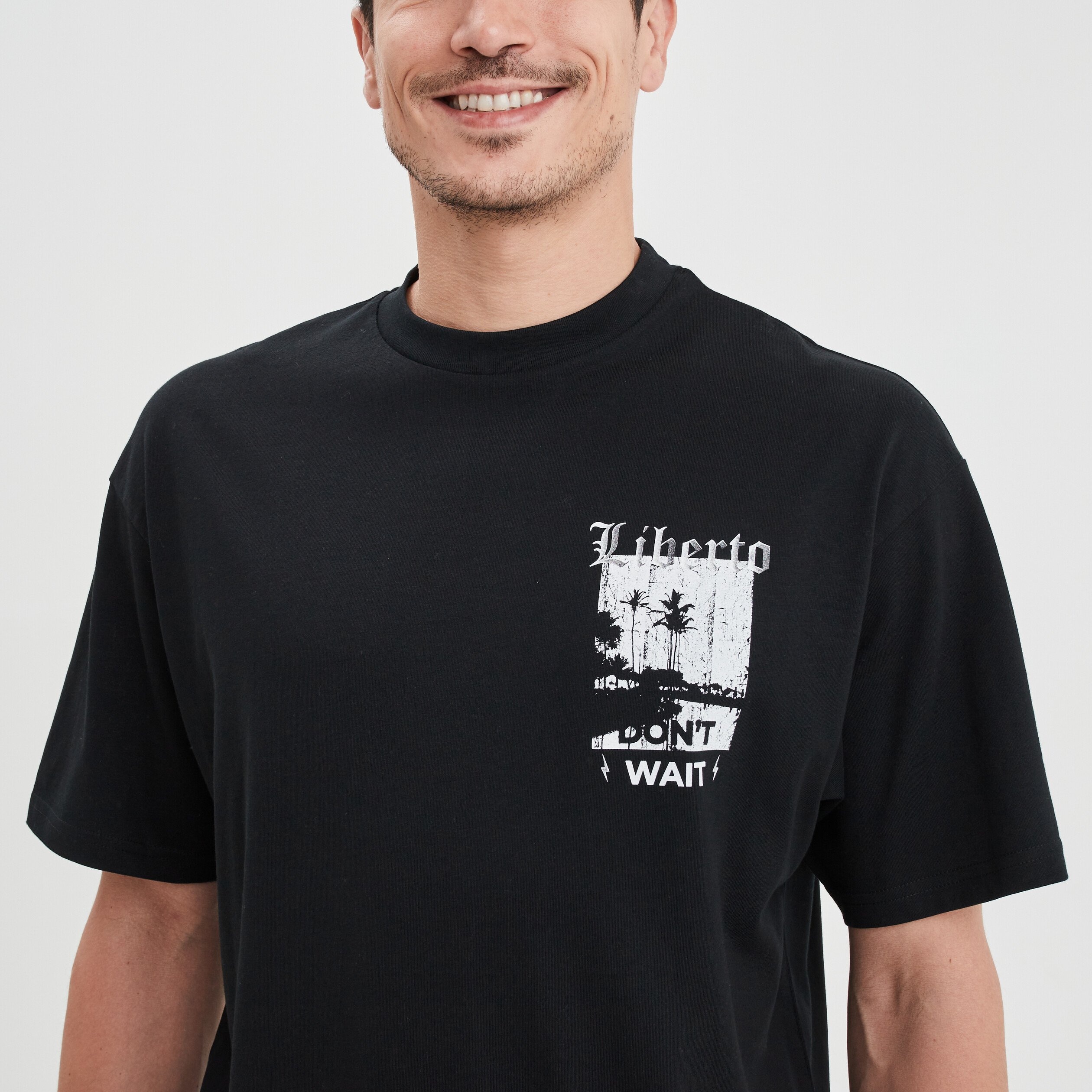 T-shirt oversize manches courtes Liberto noir homme | La Halle
