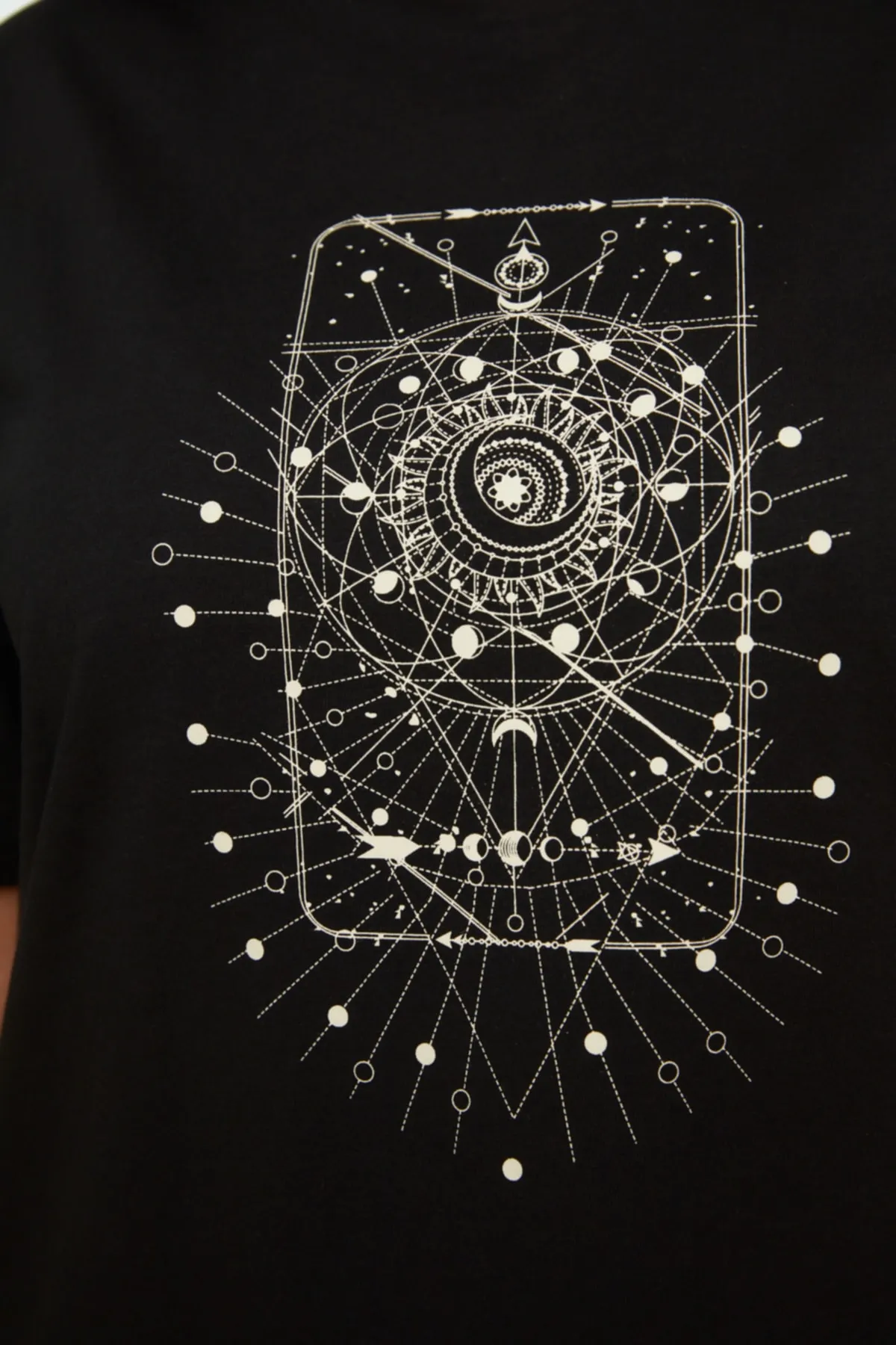 Trendyol Curve  Schwarzes bedrucktes gestricktes T-Shirt-Kleid TBBSS22EL2269