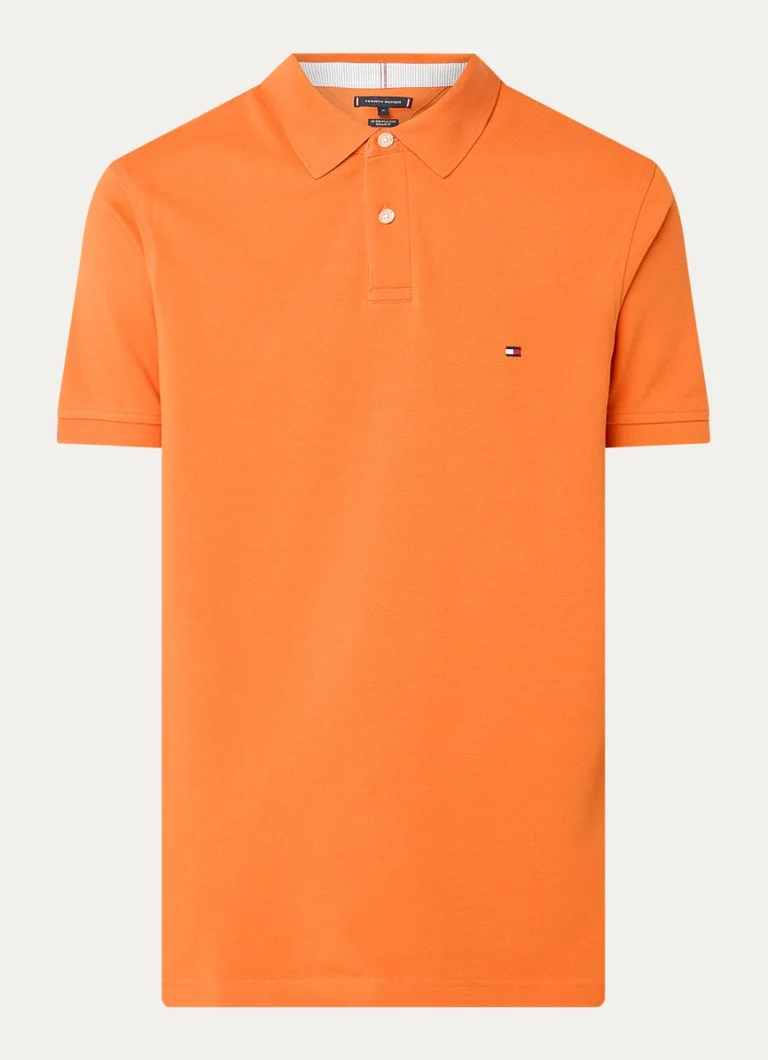 Polo Tommy Hilfiger Core de corte regular, confeccionada em piqué de algodão com bordado do logotipo.