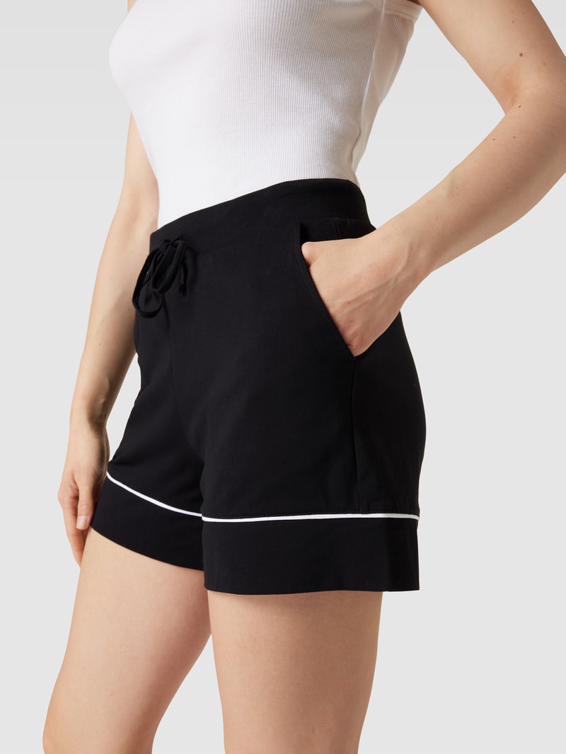 Shorts mit elastischem Bund in schwarz