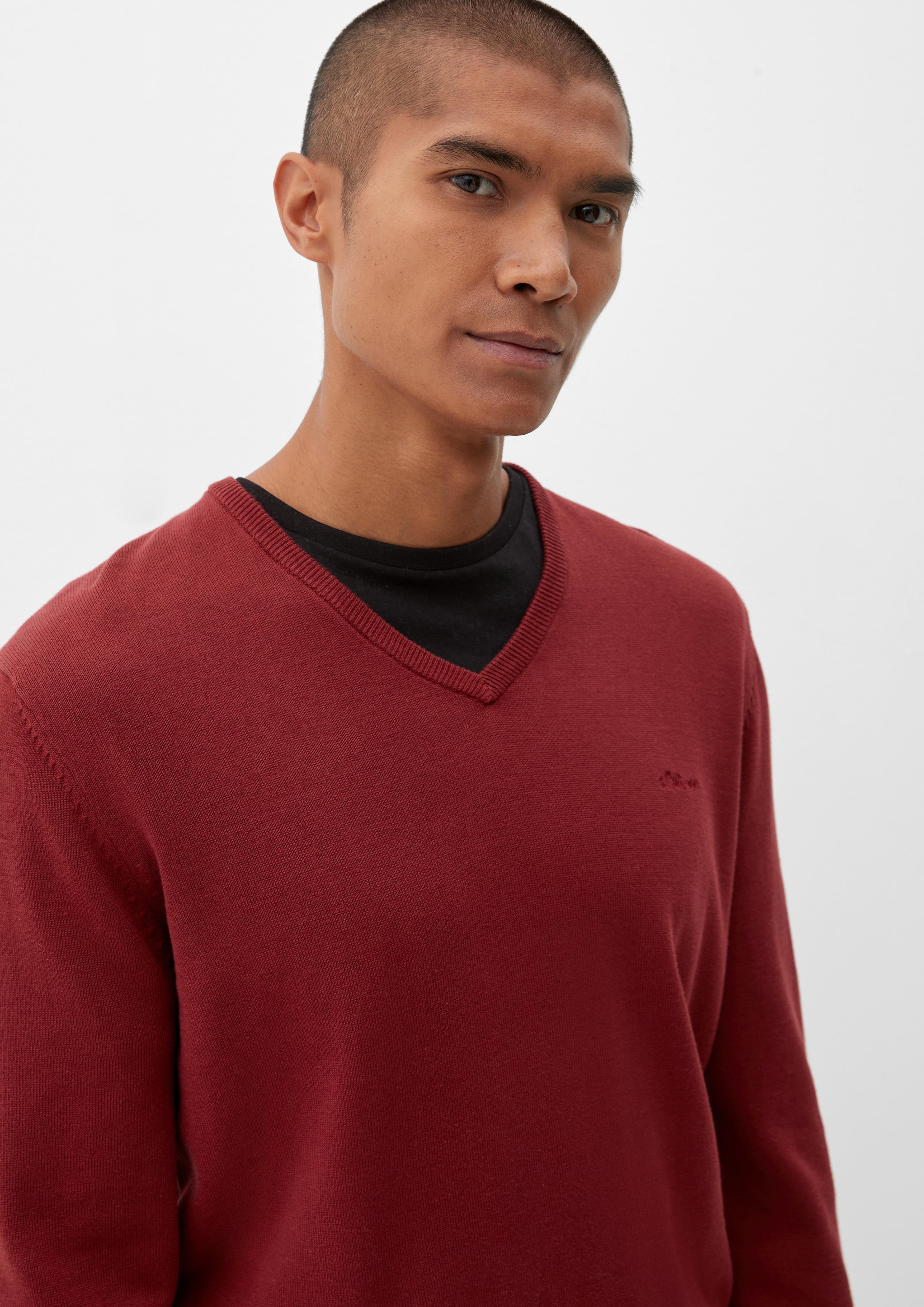 Feinstrickpulli mit V-Ausschnitt  03.899.61.7623-3877