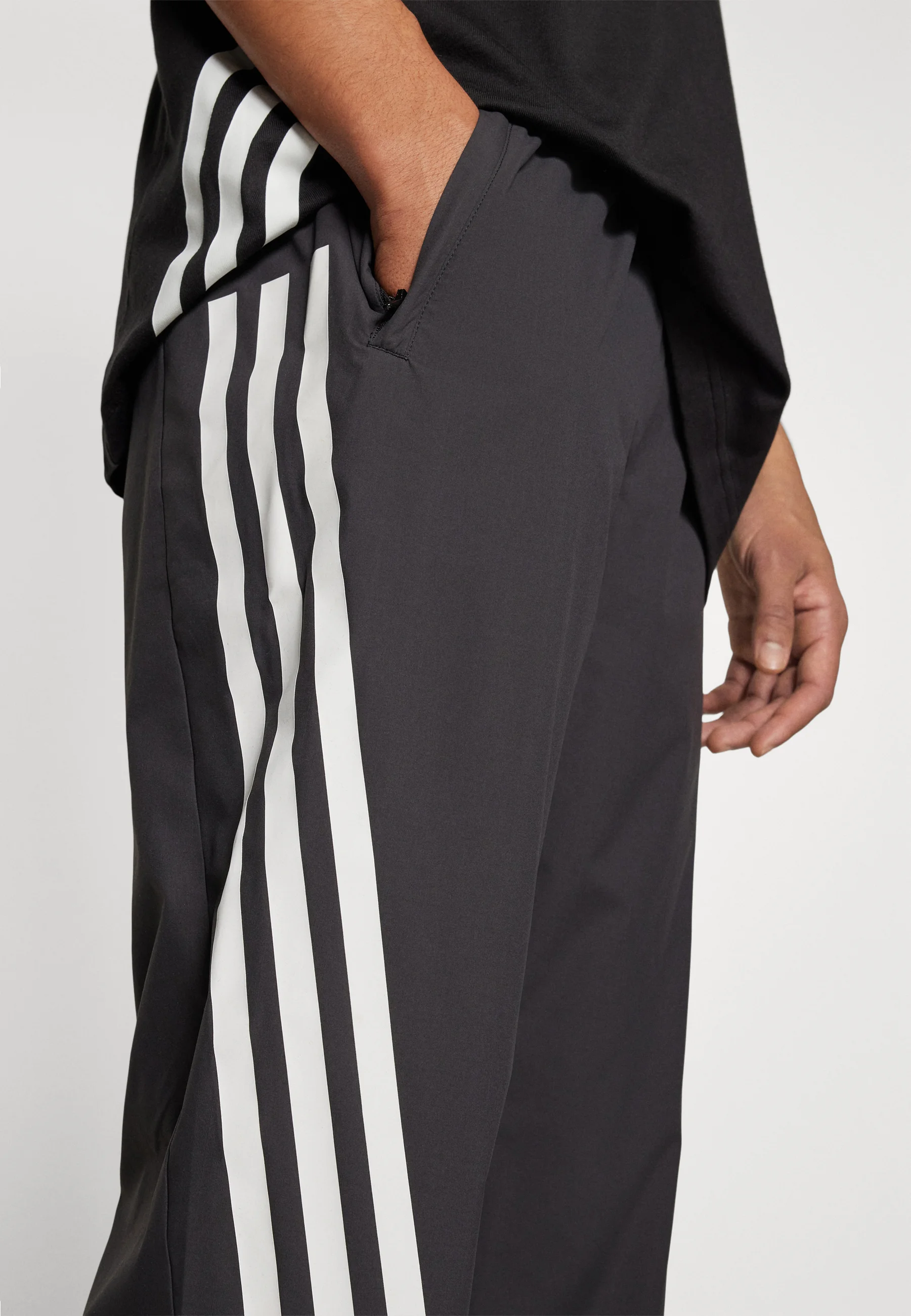 Pantalones deportivos adidas Sportswear