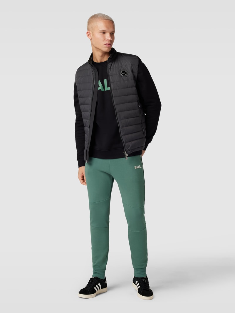 Steppweste mit Label-Patch in schwarz