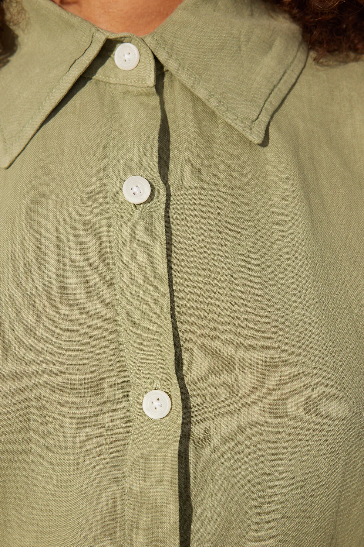 Trendyol Collection  Mintgrünes Oversize-Hemd aus 100 % Leinen TWOSS24GO00121