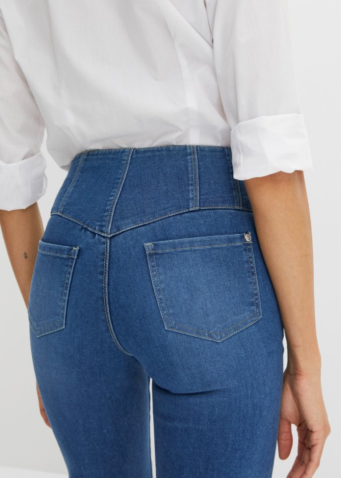 Schlagjeans Highwaist mit recyceltem Polyester
