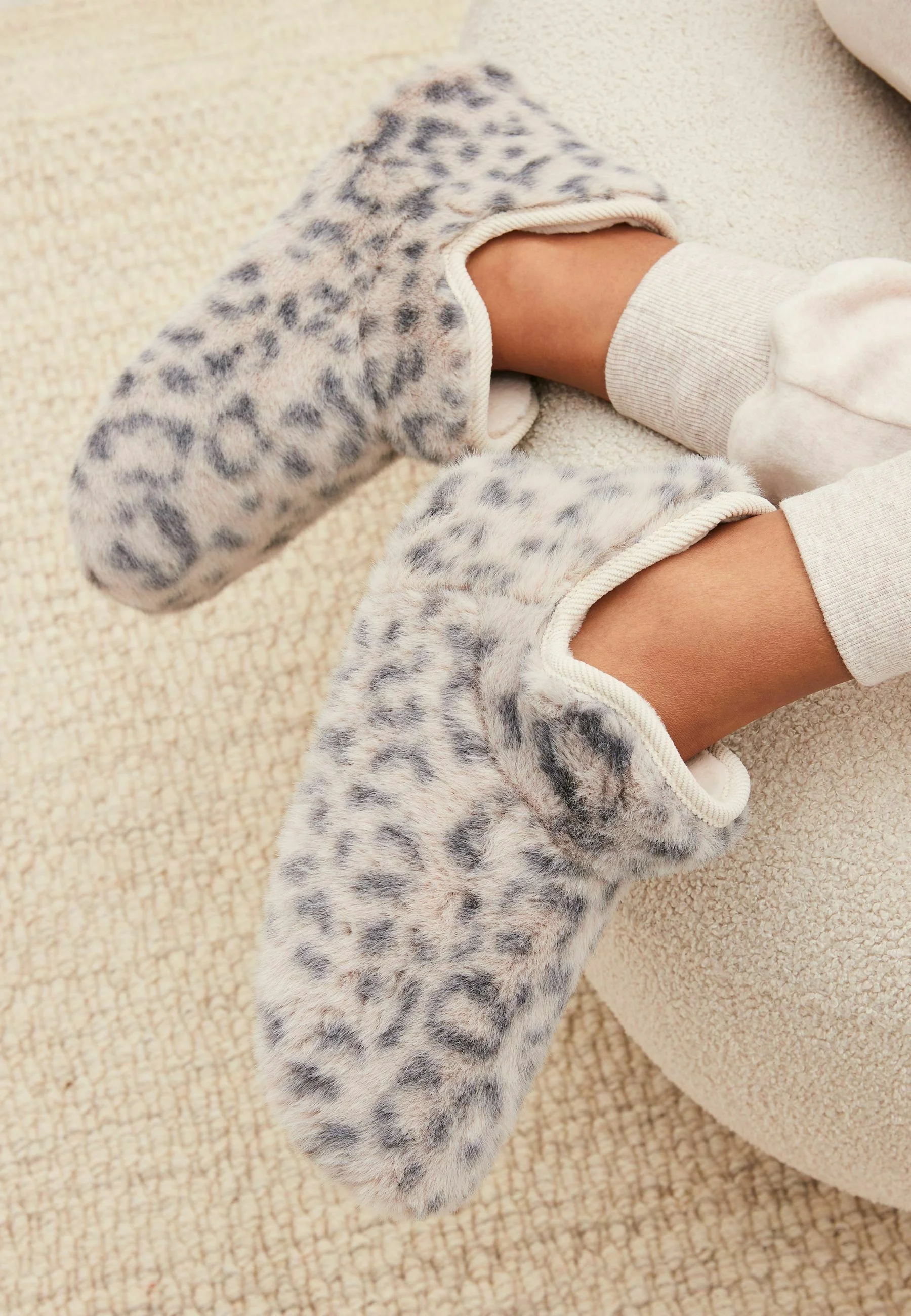 Siguiente ANIMAL PRINT - Pantuflas