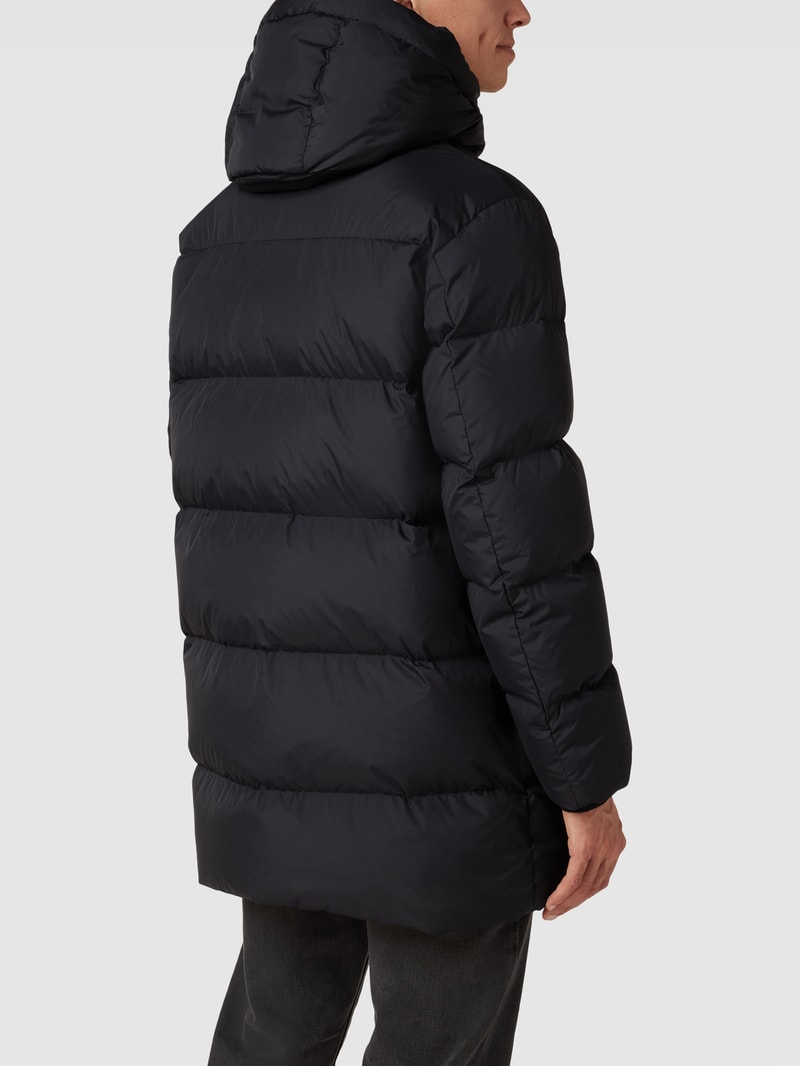 Daunenmantel mit Label-Patch Modell 'Parka' in schwarz