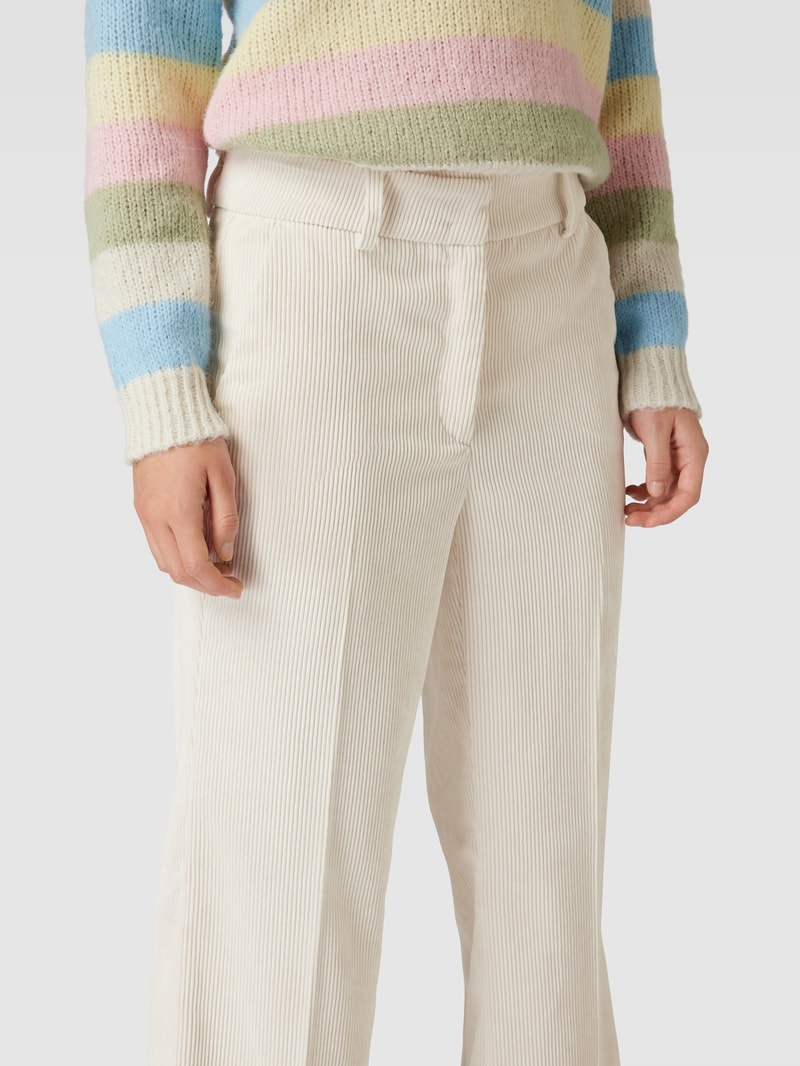 Cordhose mit Gesäßtaschen Modell 'AMELIE' in offwhite