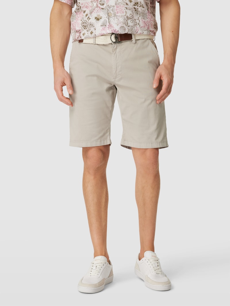 Bermudas mit französischen Eingrifftaschen in ecru