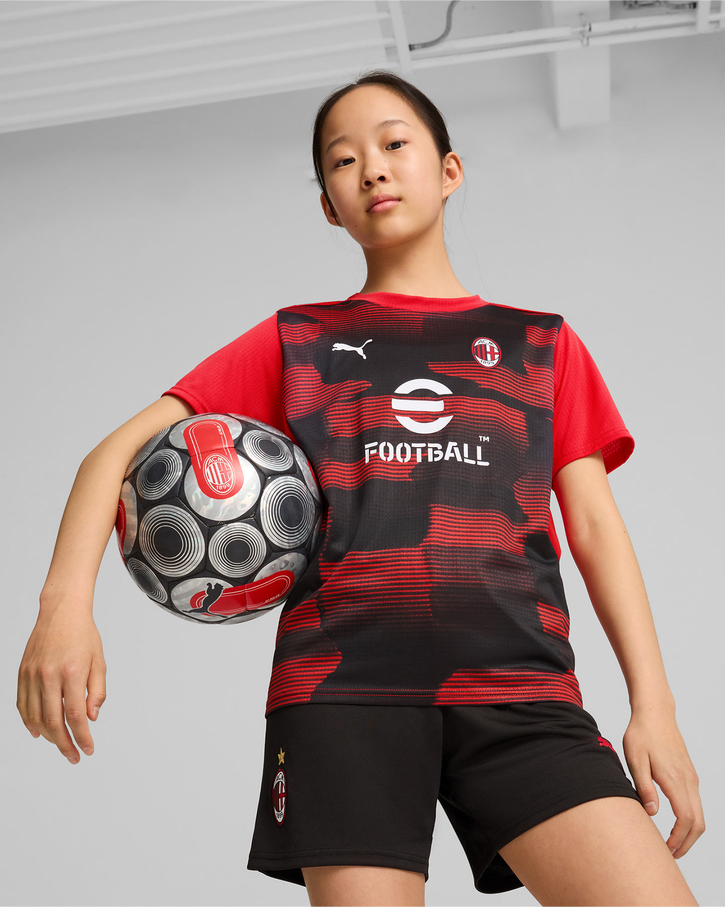 Oficiálny futbalový dres Puma AC Miláno Home Prematch 24-25 Jr 777718-01