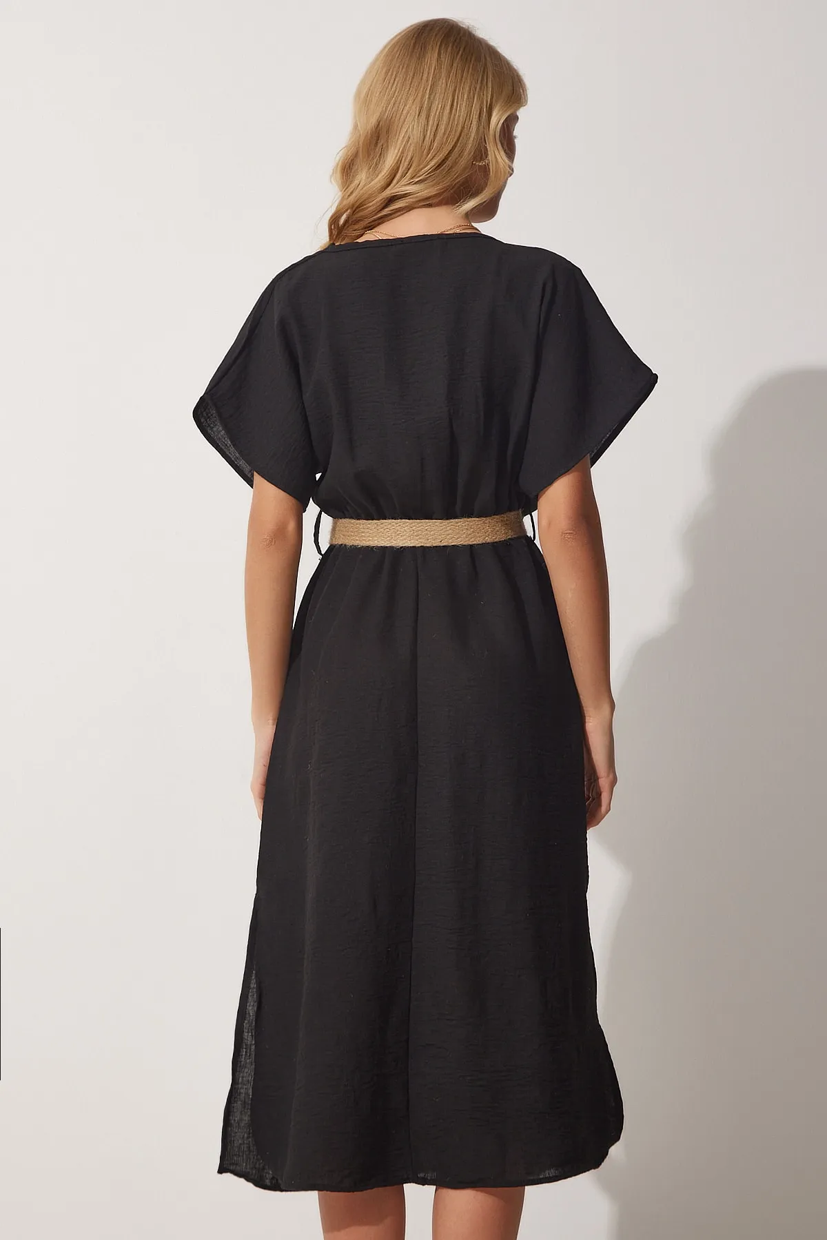 Happiness İstanbul  Schwarzes Ayrobin-Sommerkleid mit Strohgürtel für Damen ZH00022