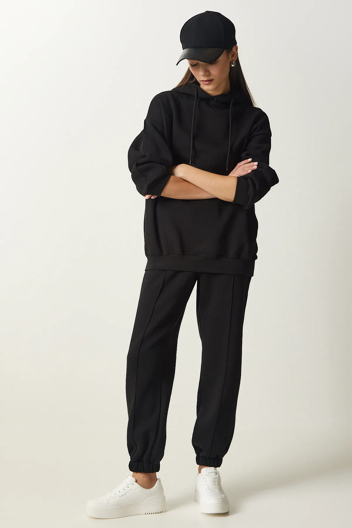 Happiness İstanbul  Schwarzes Damen-Trainingsanzug-Set mit Schal und Kapuze, gestrickt, DD01279