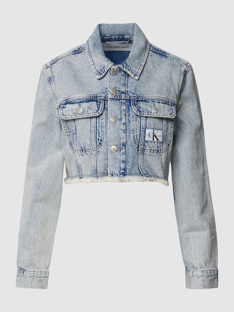Cropped Jeansjacke mit ausgefranstem Saum in hellblau