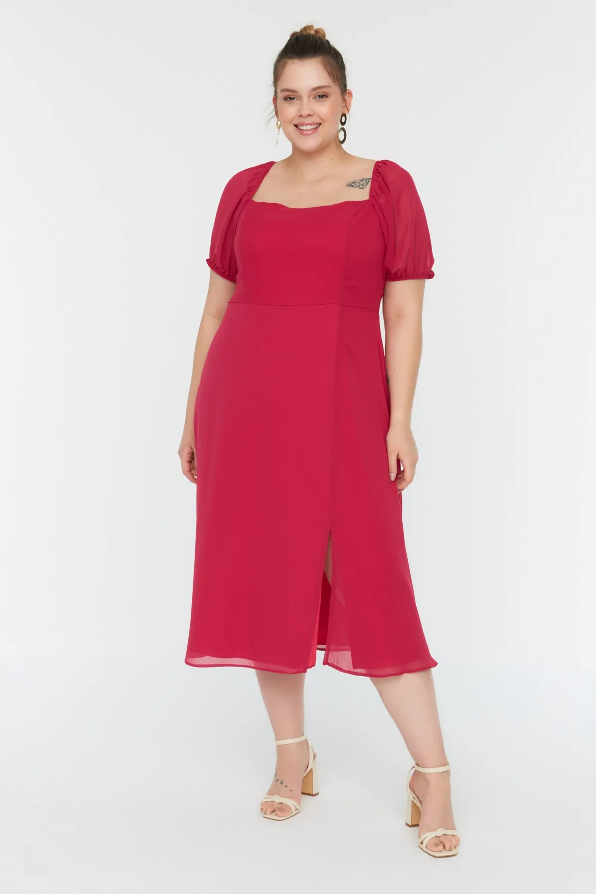 Trendyol Curve  Fuchsia gewebtes Kleid mit Schlitz TBBSS22AH0012