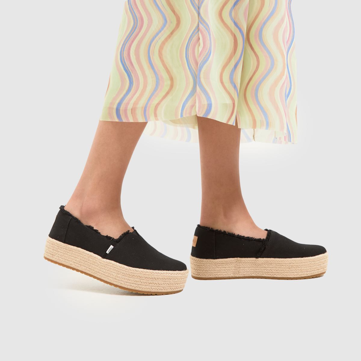 TOMS – Valencia – Svarta, platta espadrillskor