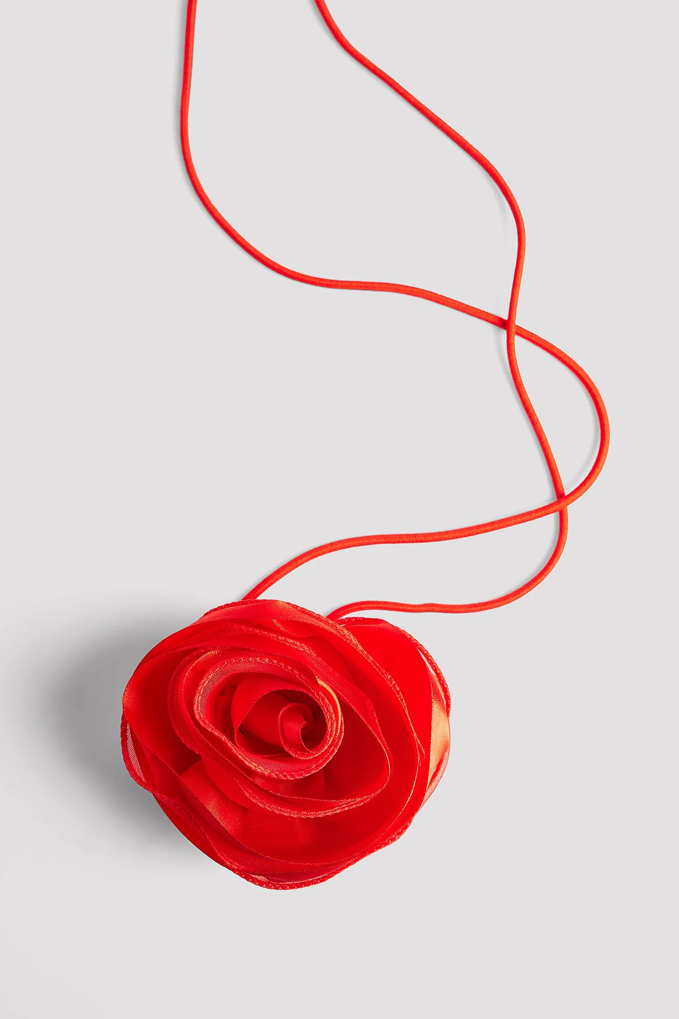 Halskette mit Rosenriemen