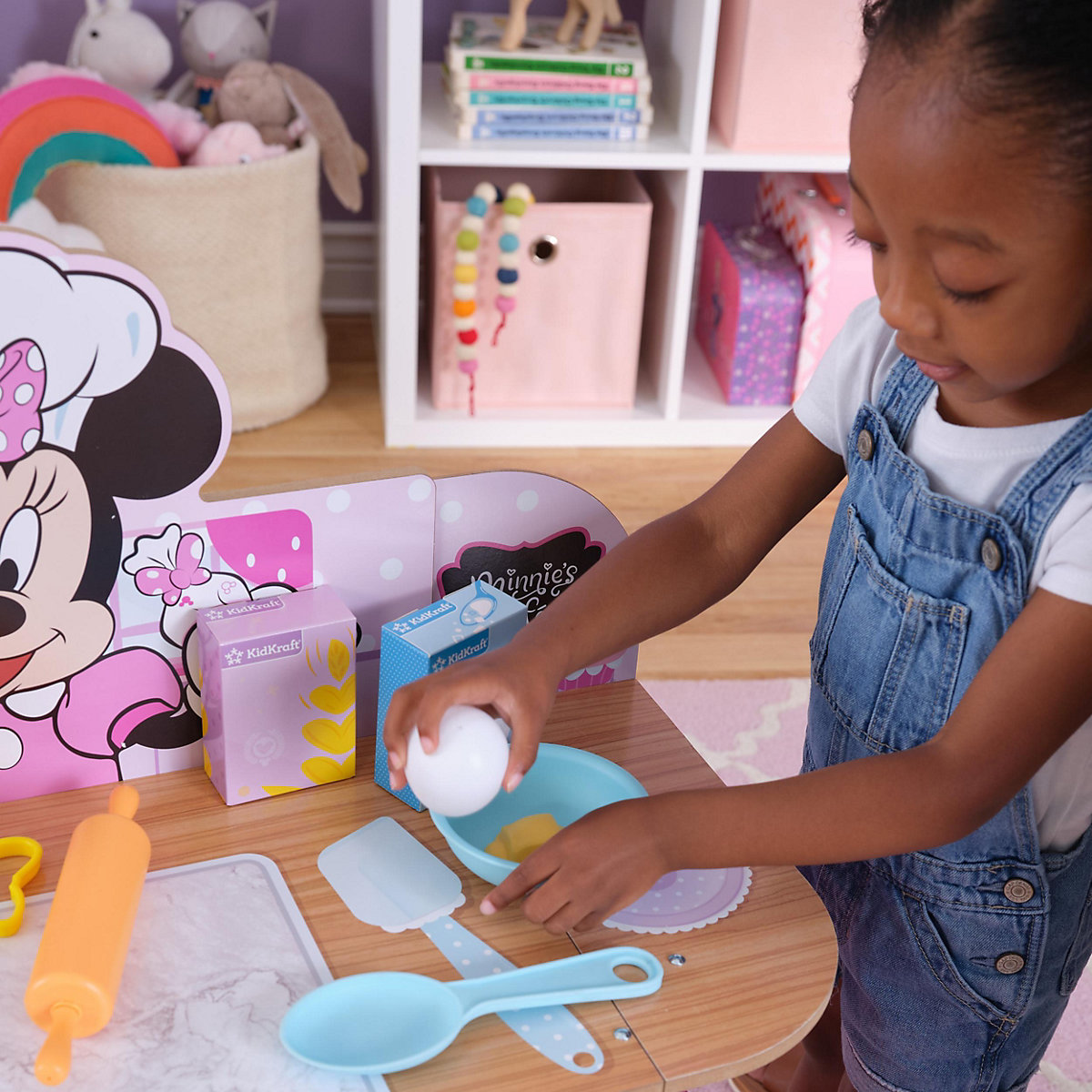 Minnie Mouse 2-in-1 Bakery & Kitchen