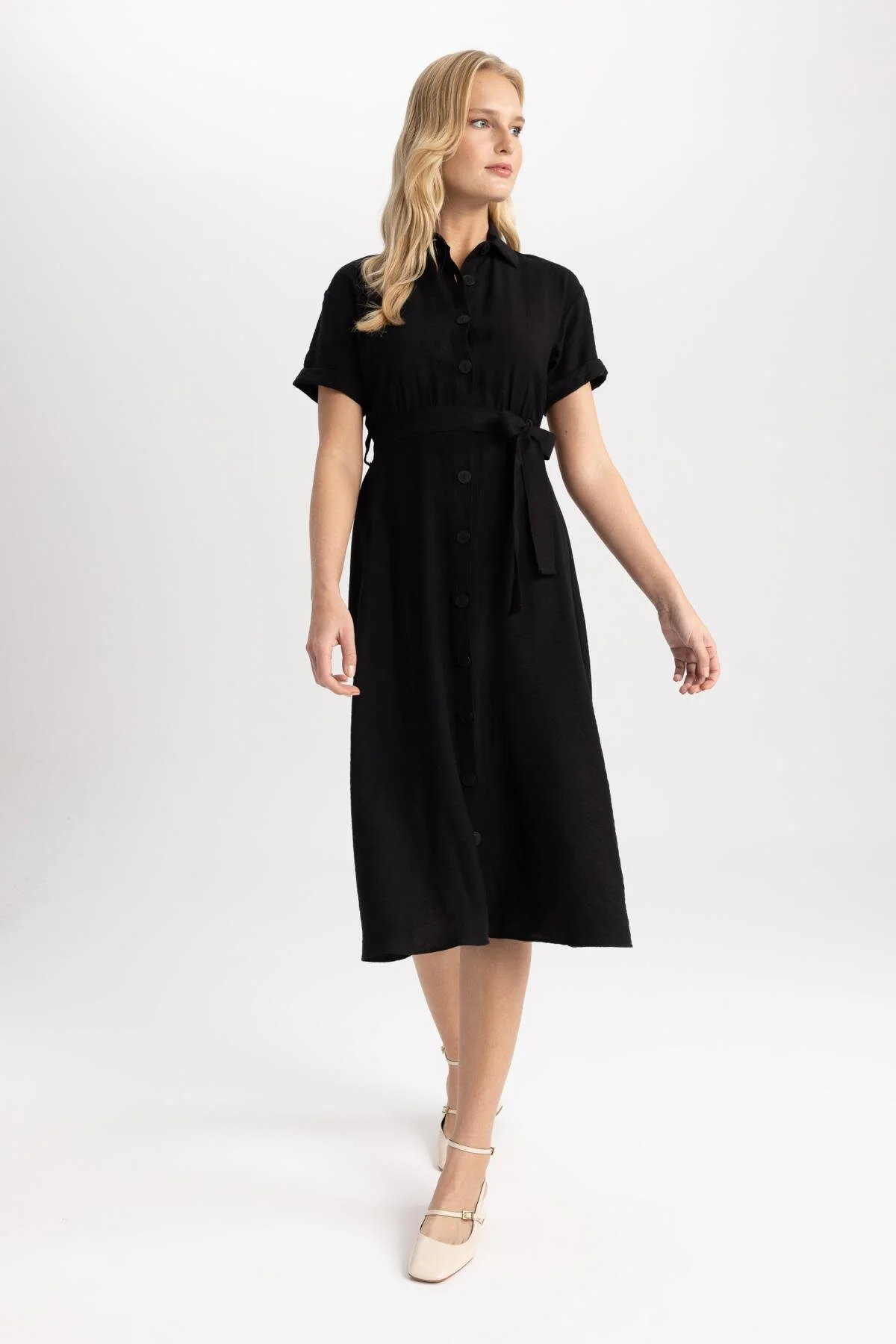 DeFacto  Kurzärmliges Midikleid in Leinenoptik mit Hemdkragen U6943az23sm