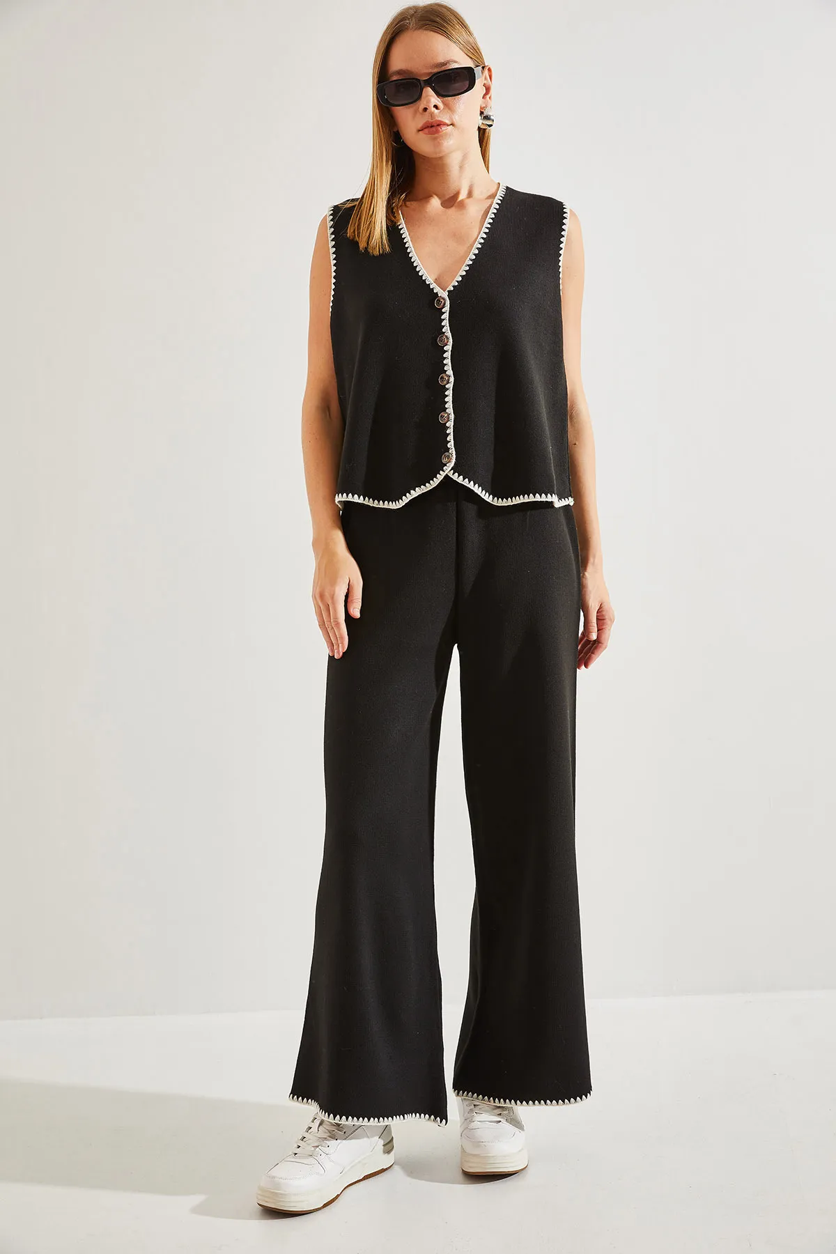 Bianco Lucci  Set aus besticktem Strickoberteil und -unterteil für Damen