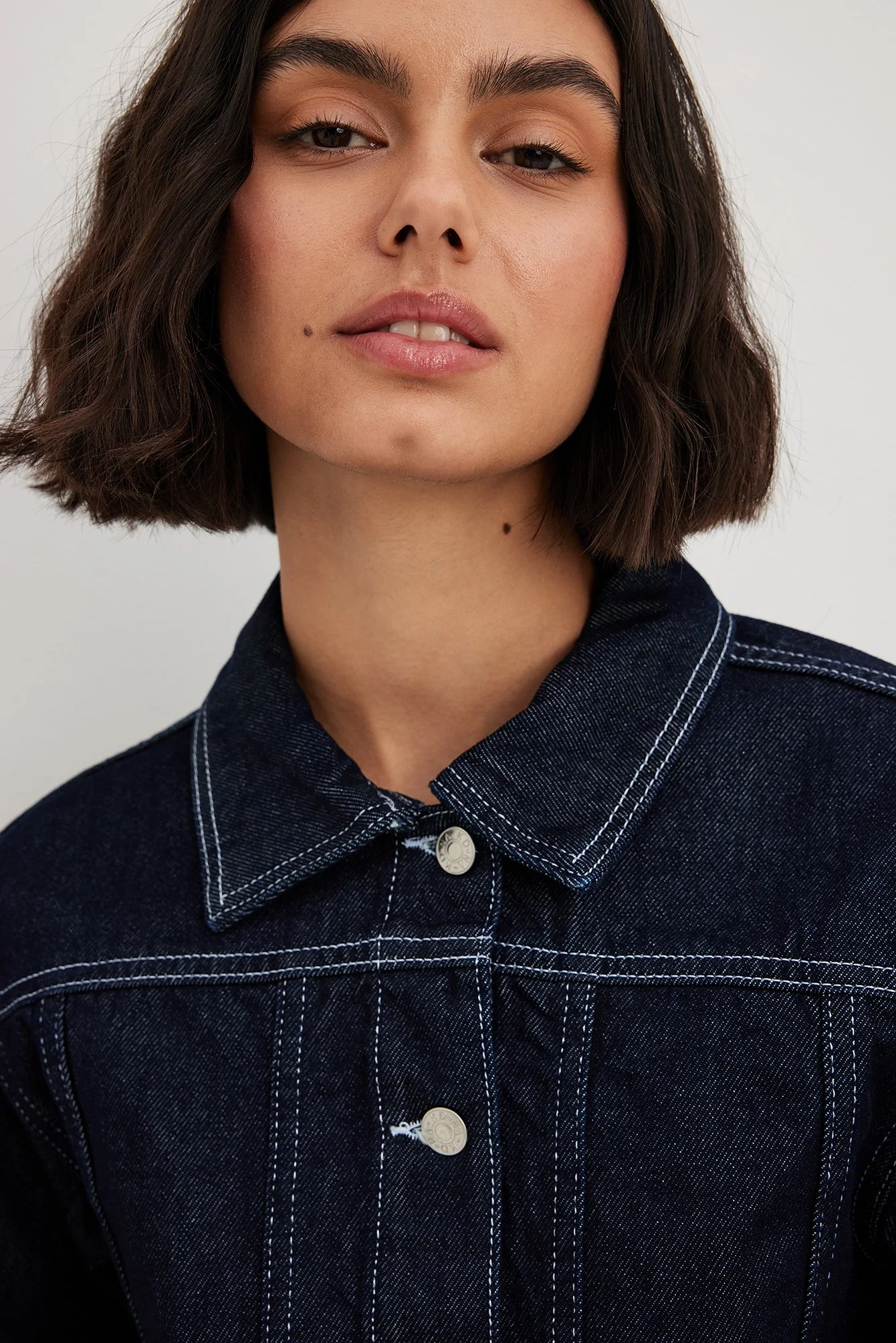 Bauchfreie Jeansjacke
