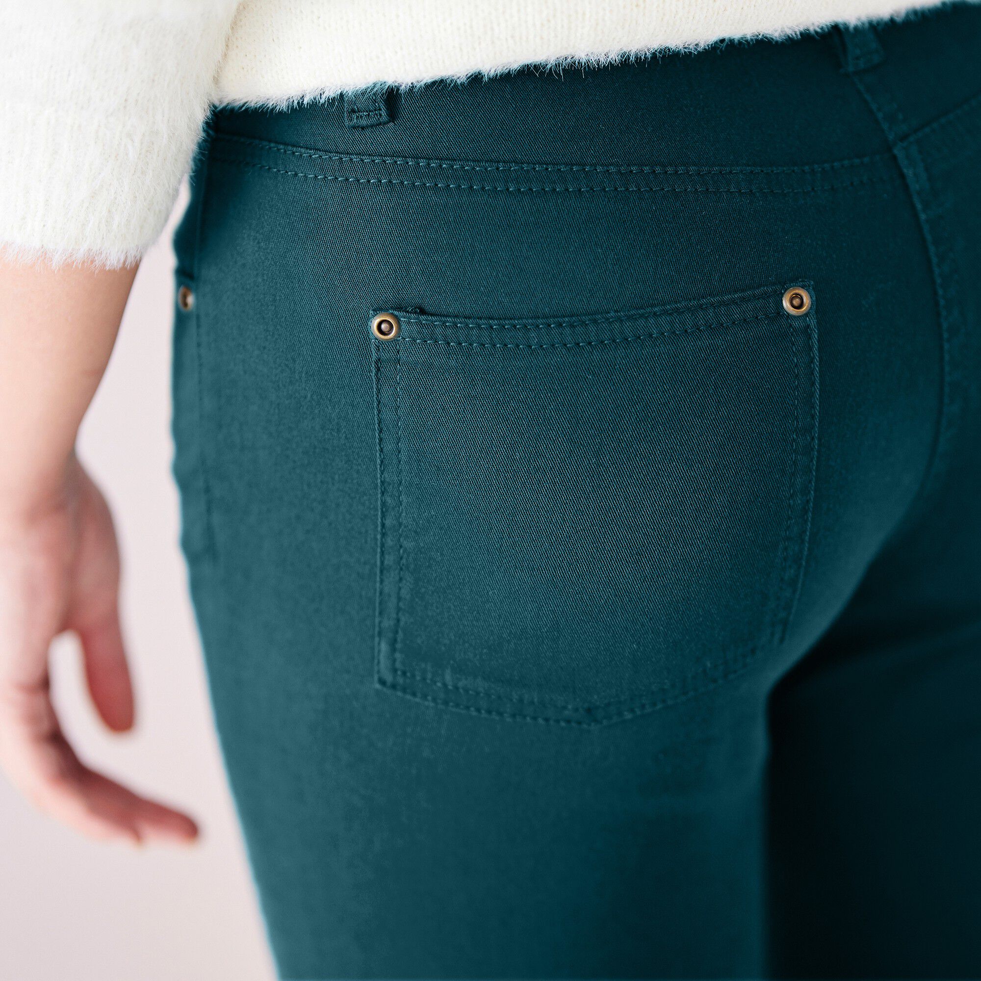 Pantalon 7/8ème fuselé stretch uni
