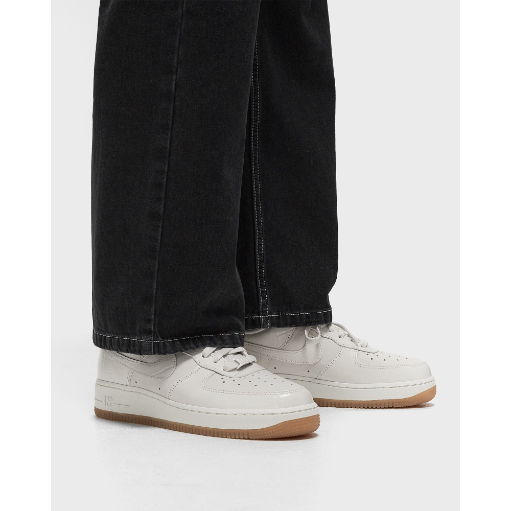 Nike Air Force WMNS 1 07 LX DZ2708-001 / schwarz