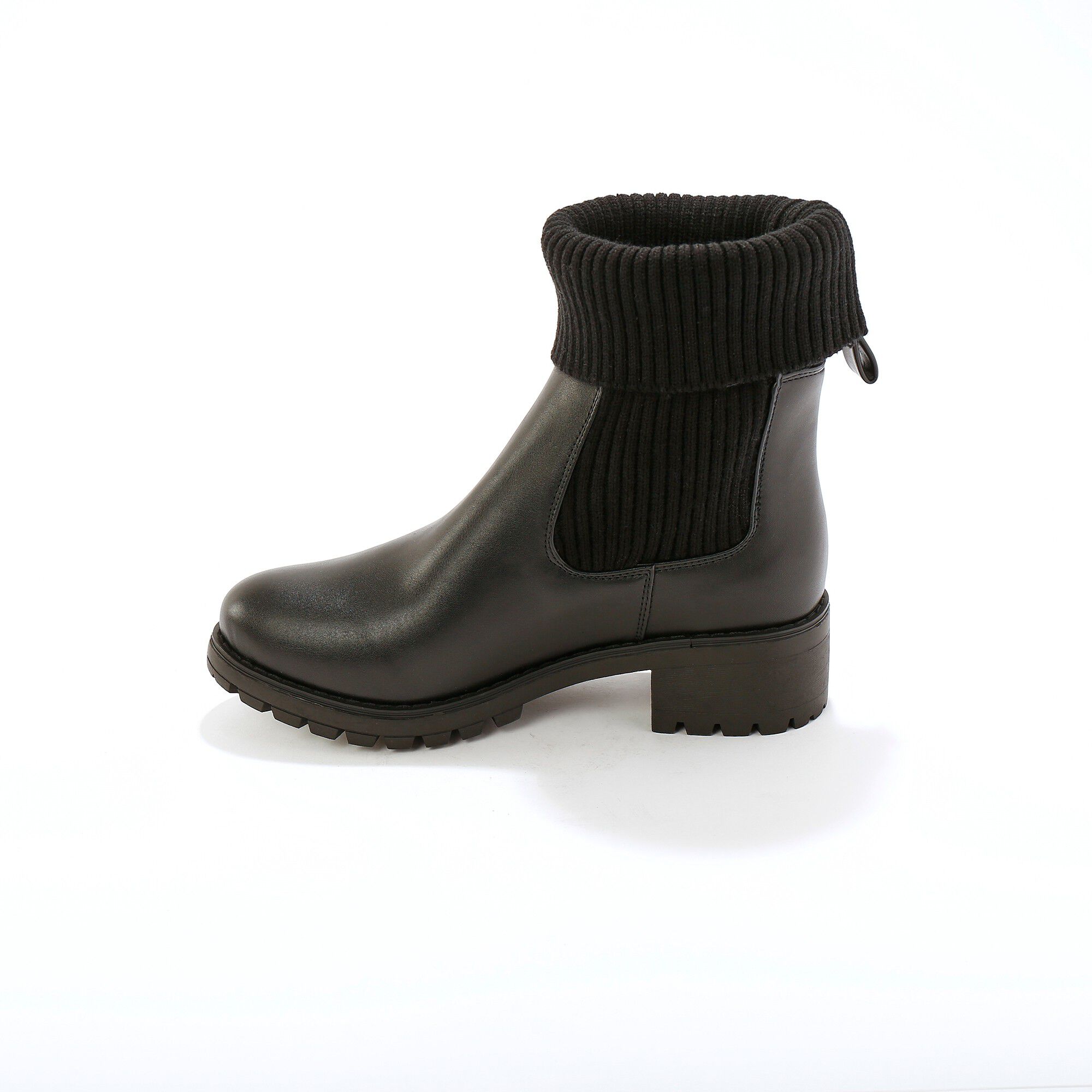 Boots plateforme à tige chaussette semelle crantée