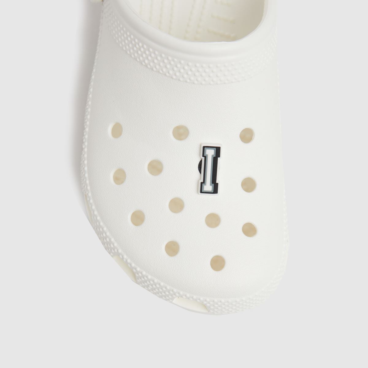 Crocs fehér és fekete jibbitz i betű