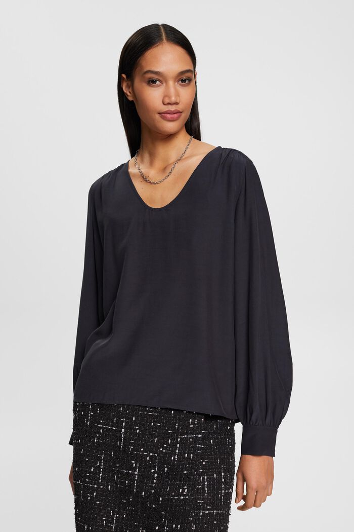 Bluse mit U-Boot-Ausschnitt